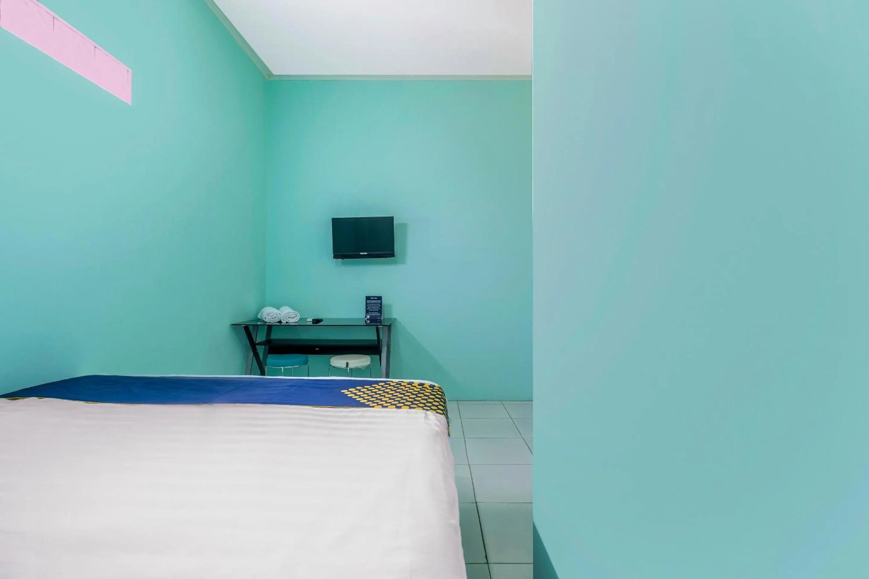 Bedroom in OYO Life 1889 Mbuahpage