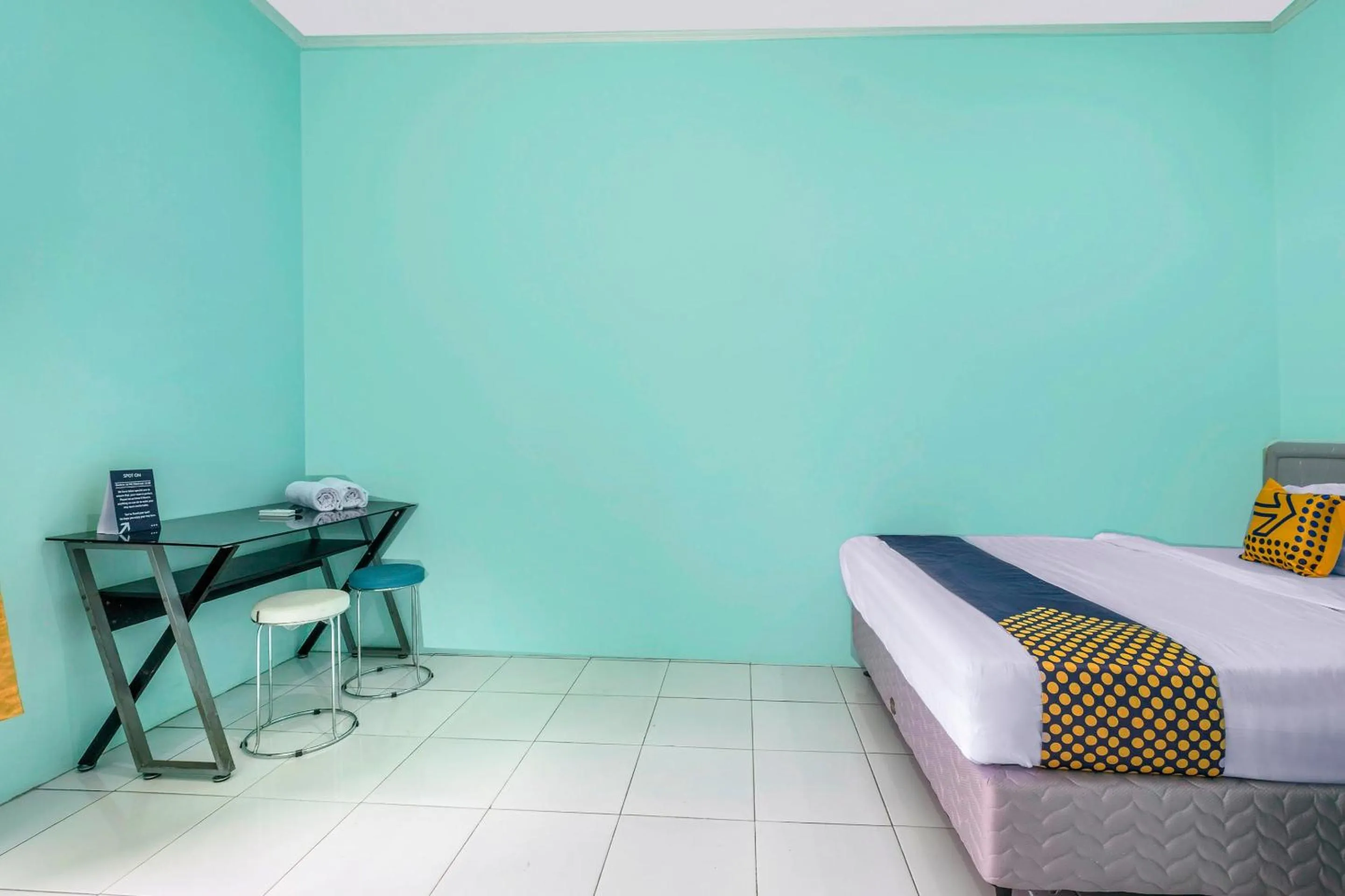 Bedroom in OYO Life 1889 Mbuahpage