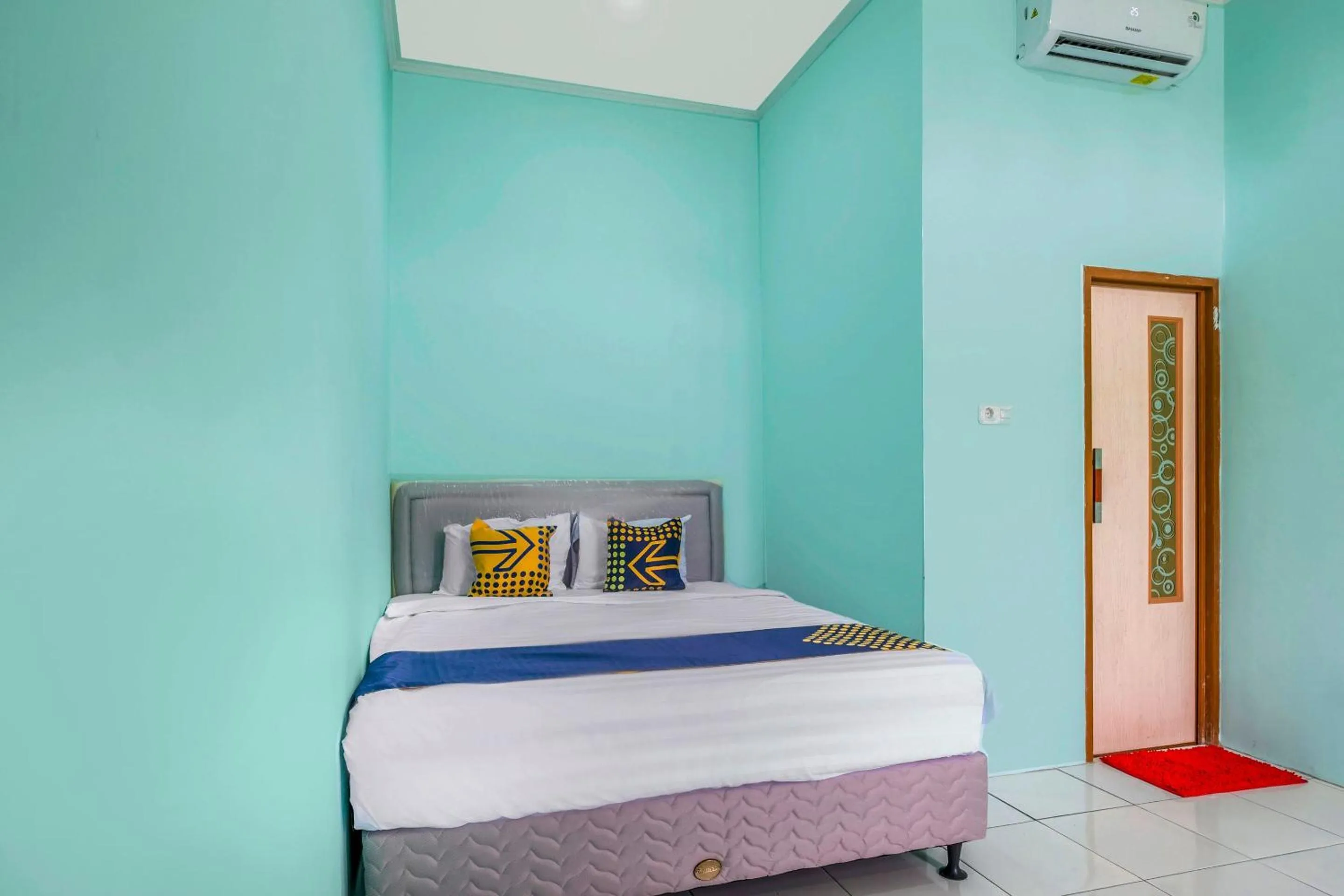 Bedroom in OYO Life 1889 Mbuahpage