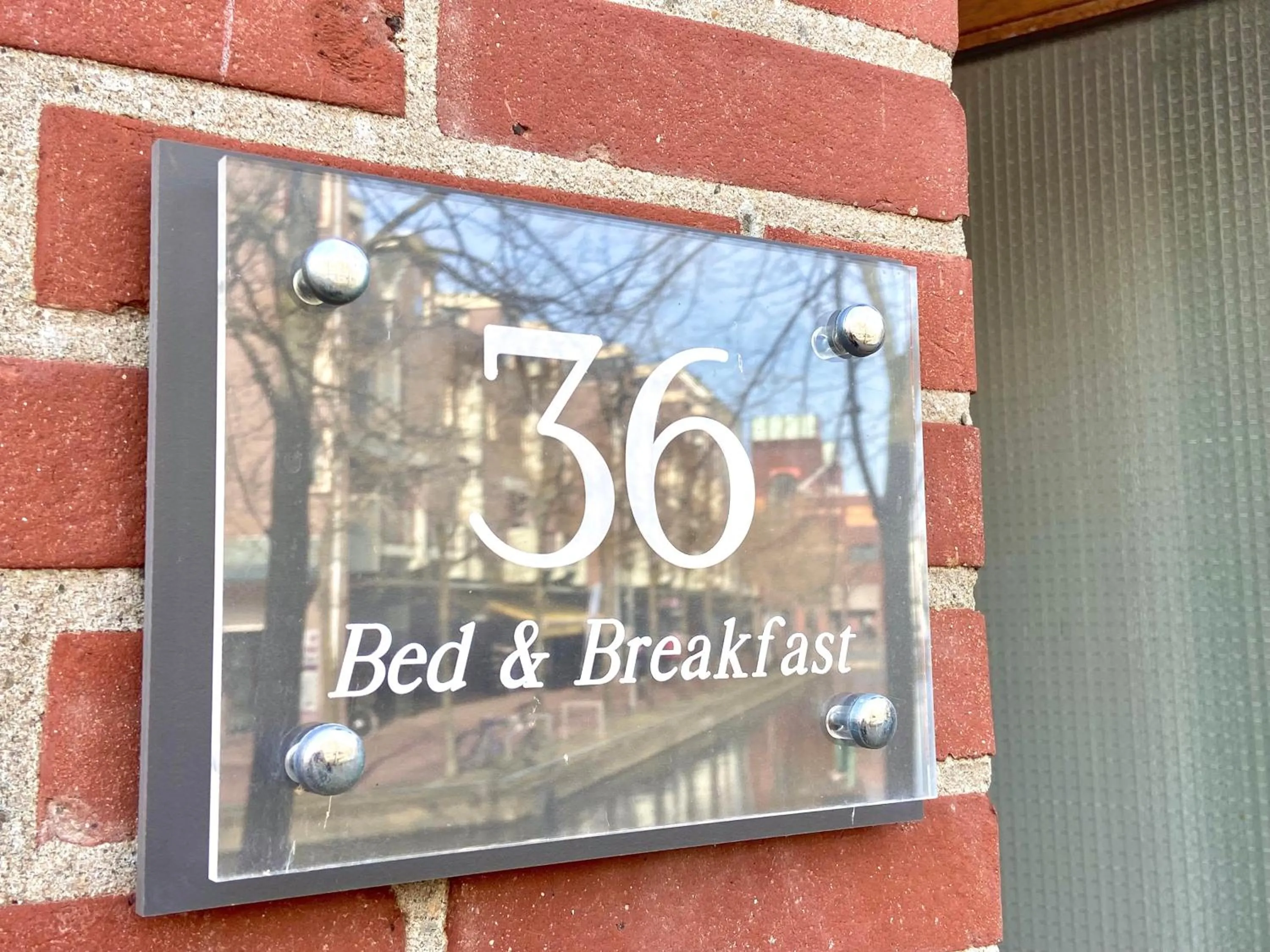 Facade/entrance in Bed & Ontbijt Haddock