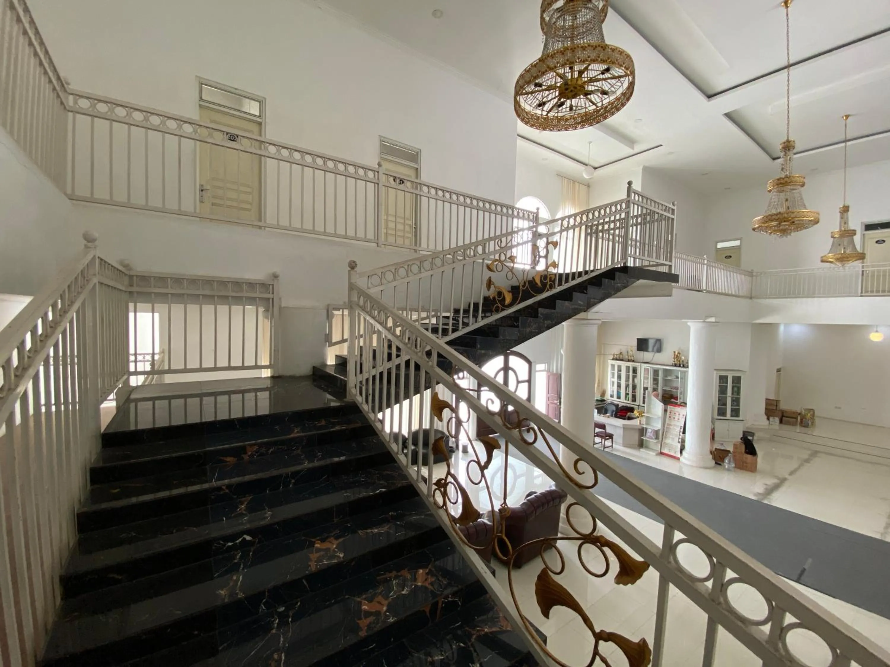 Lobby or reception in Griya RW Family Guest House Redpartner