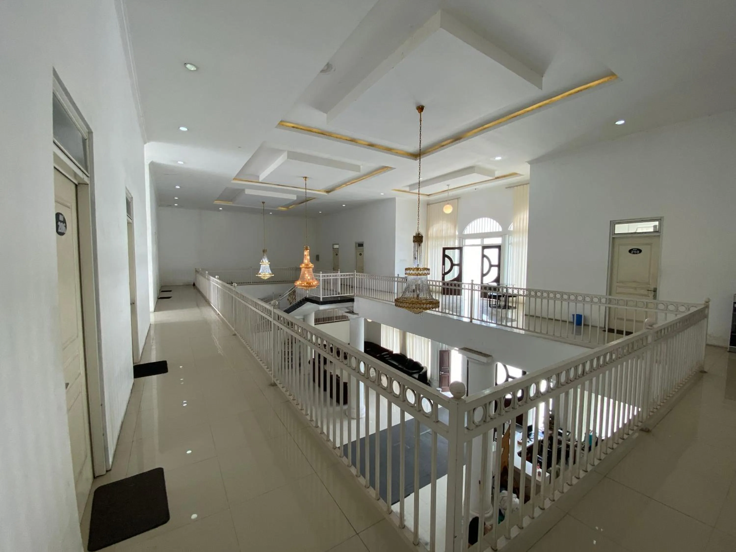 Lobby or reception in Griya RW Family Guest House Redpartner