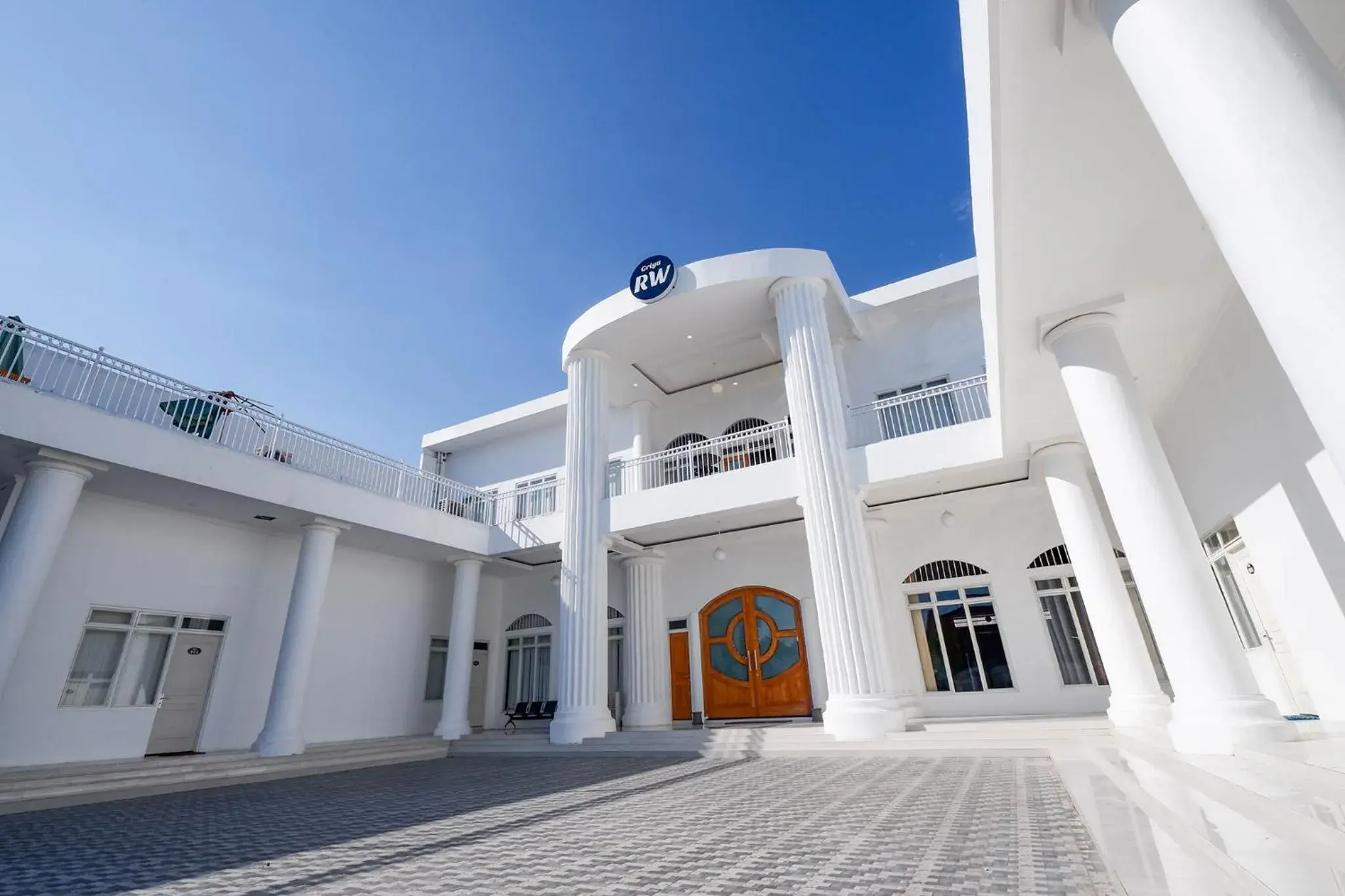 Property building in Griya RW Family Guest House Redpartner Property building in Griya RW Family Guest House Redpartner