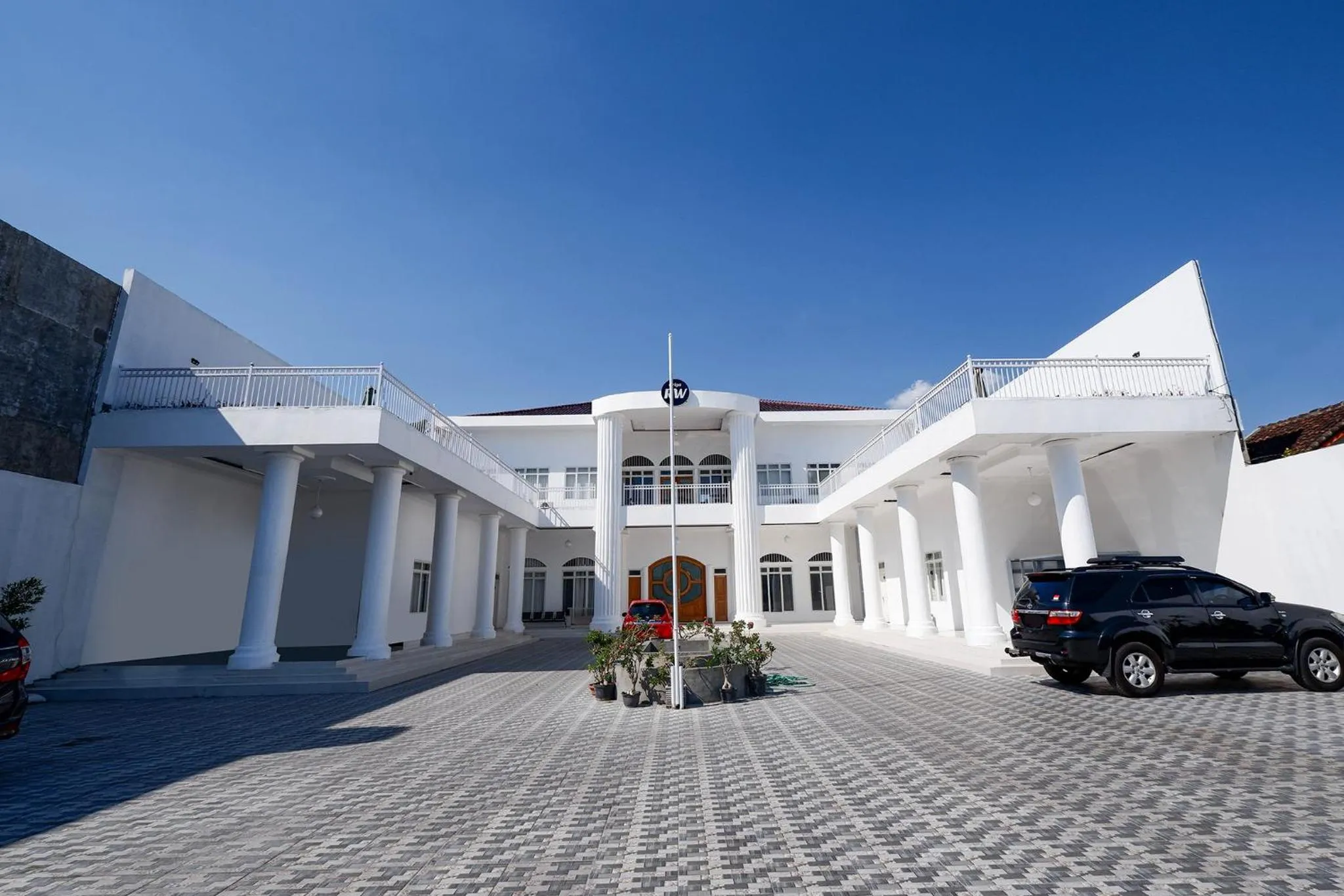 Property building in Griya RW Family Guest House Redpartner