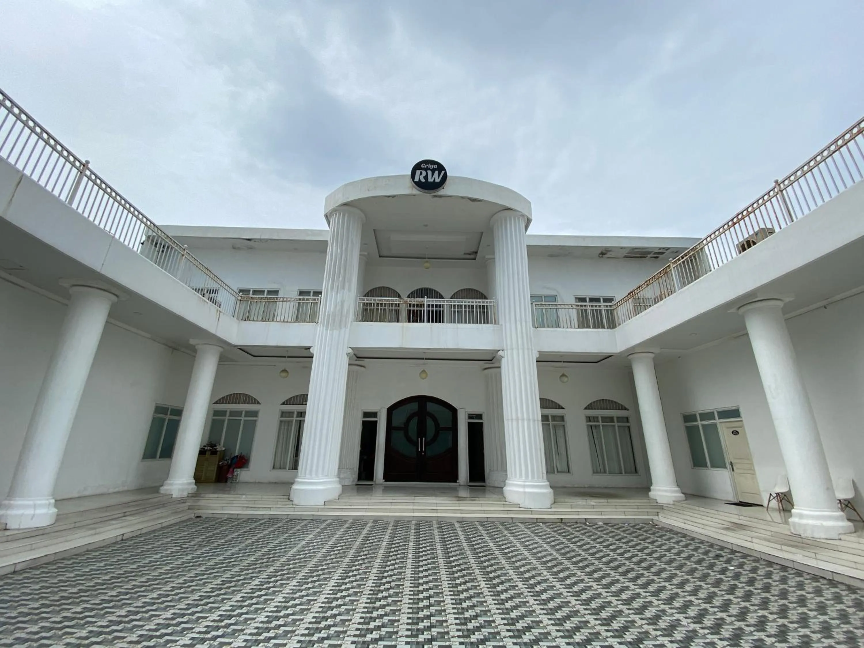 Facade/entrance in Griya RW Family Guest House Redpartner