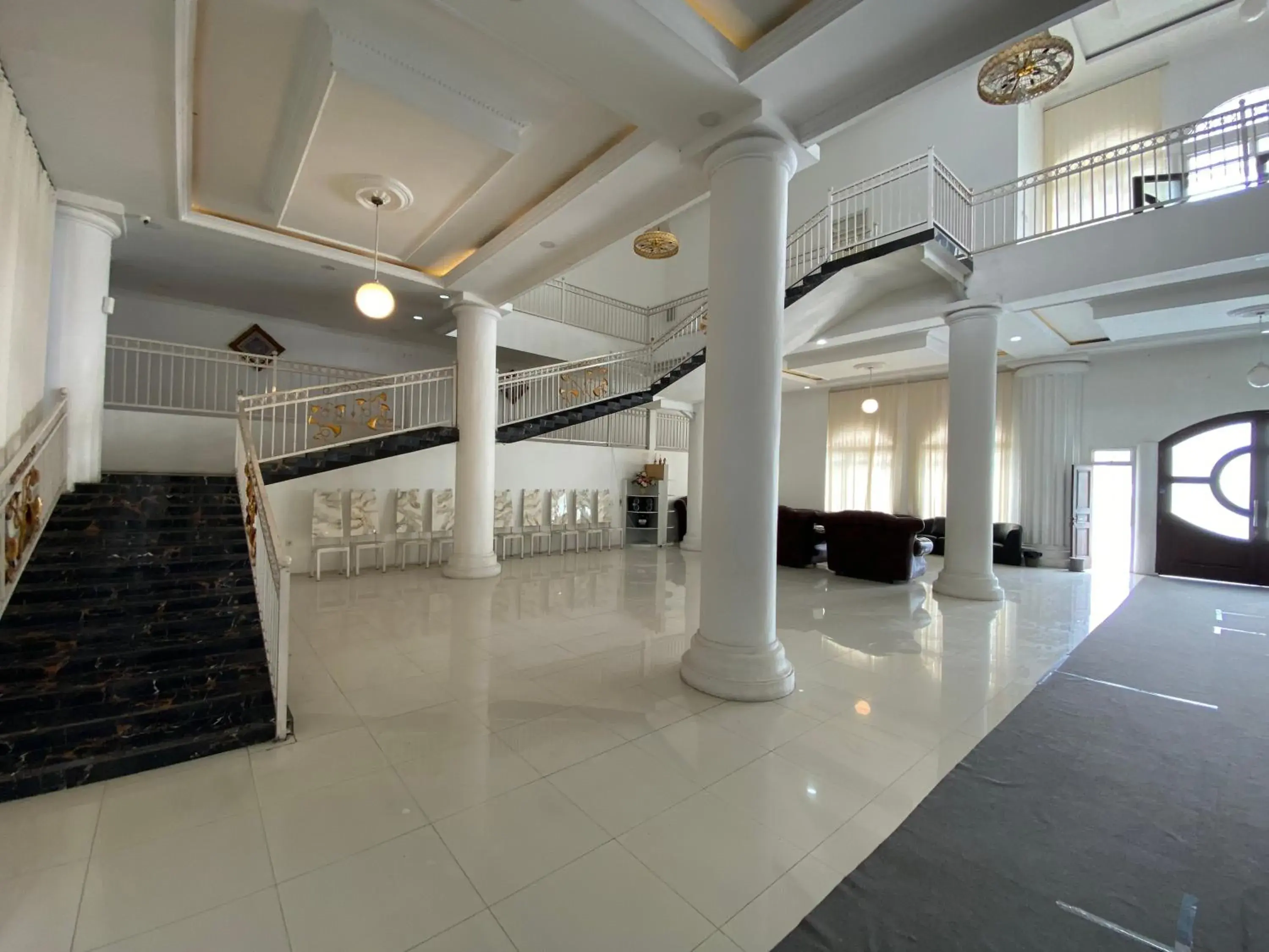 Lobby or reception in Griya RW Family Guest House Redpartner Lobby or reception in Griya RW Family Guest House Redpartner