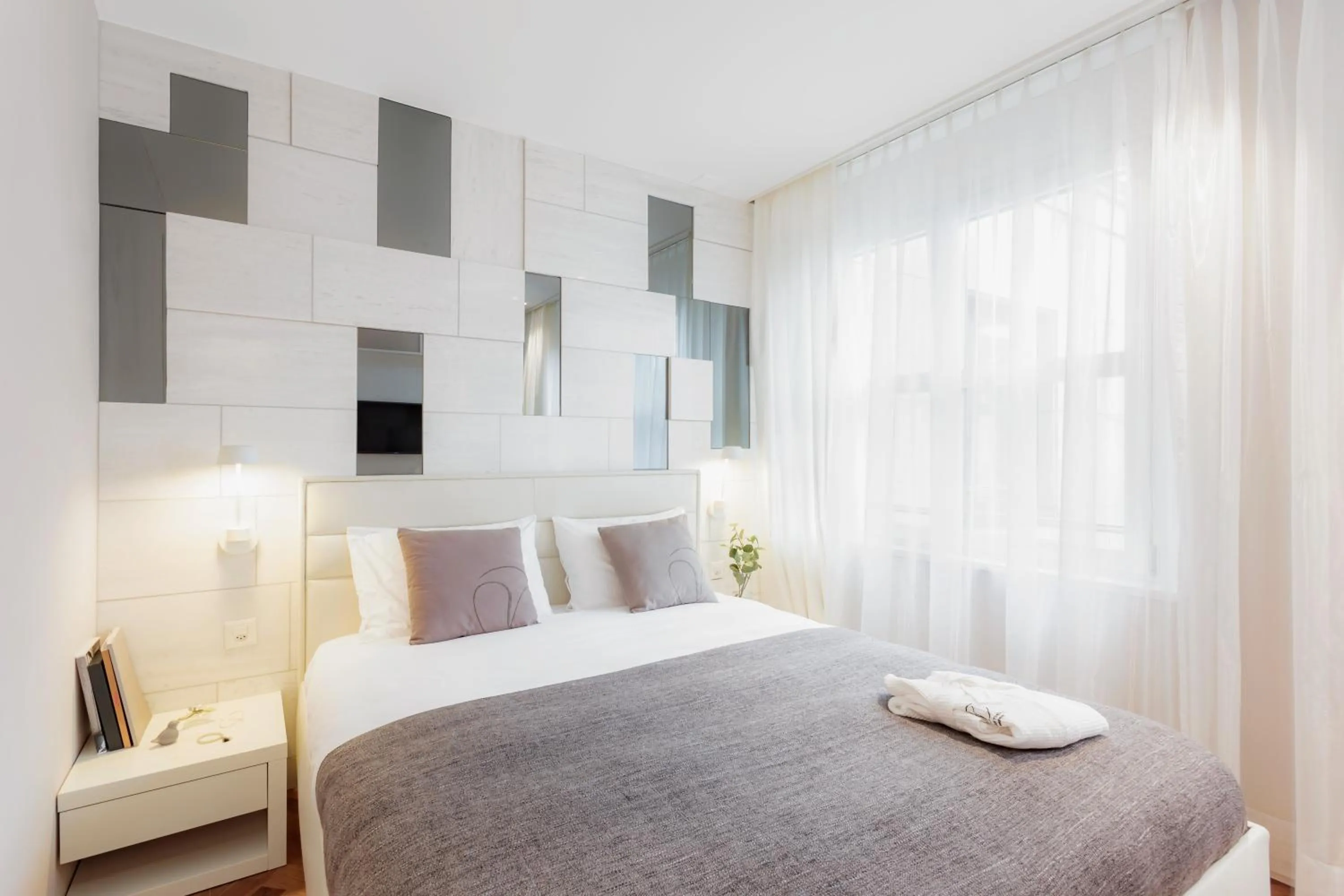 Bedroom, Bed in VISIONAPARTMENTS Bellariastrasse - contactless check-in