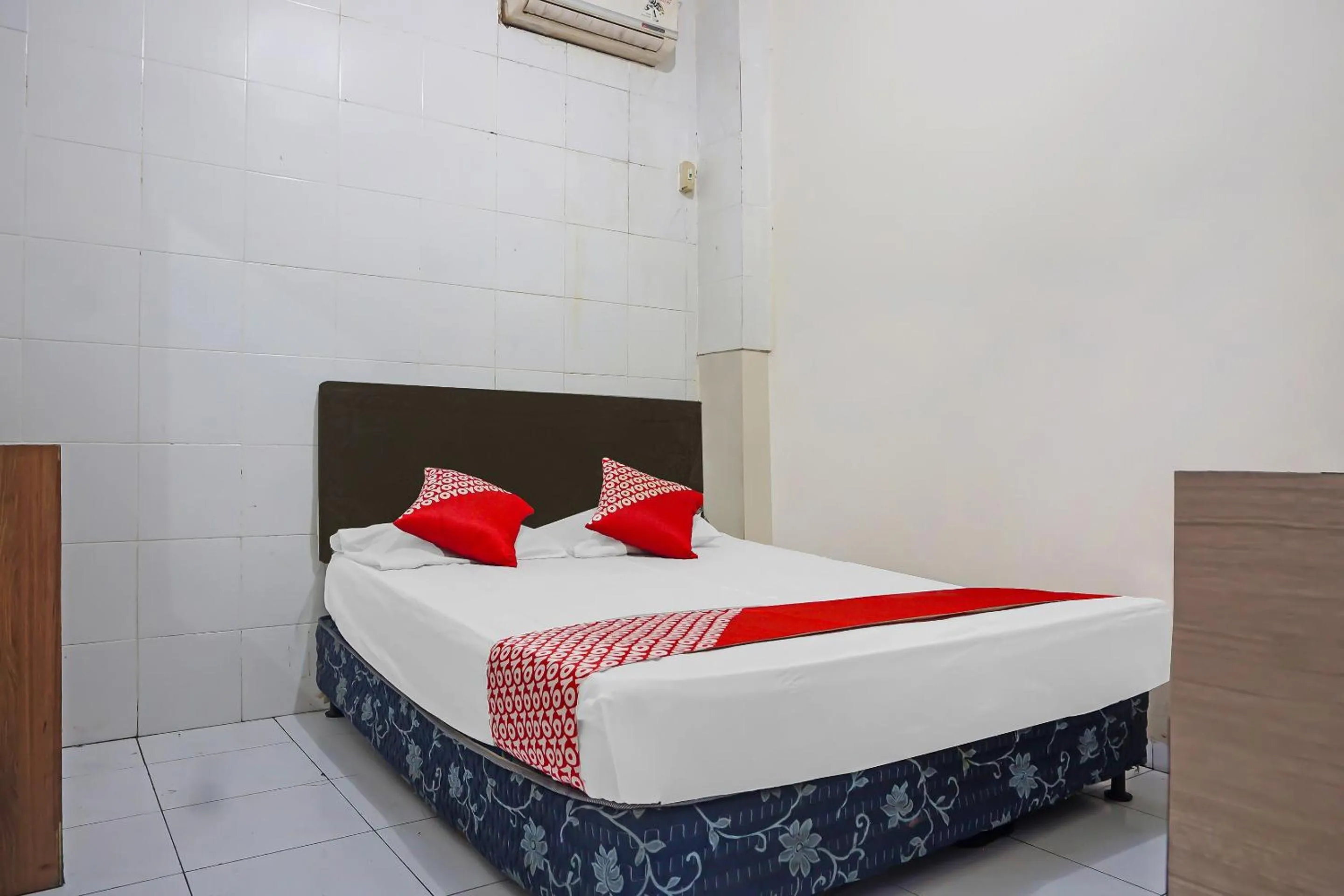 Bedroom, Bed in Hotel O Diamond Inn Makassar