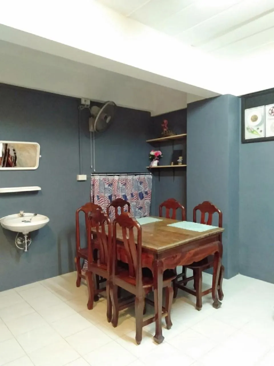 Dining area in BedCabin