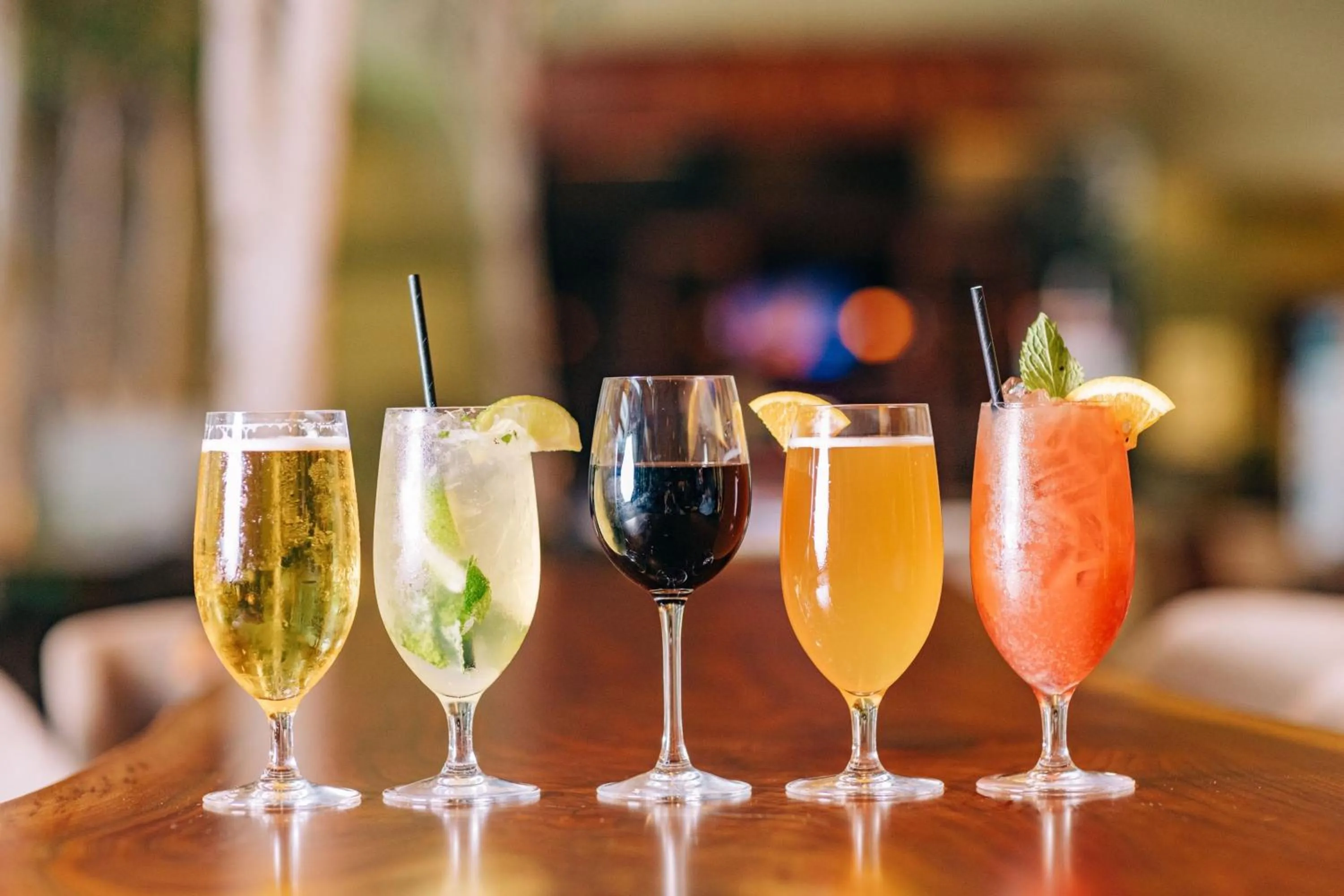 Lounge or bar in The Westin Boston Seaport District