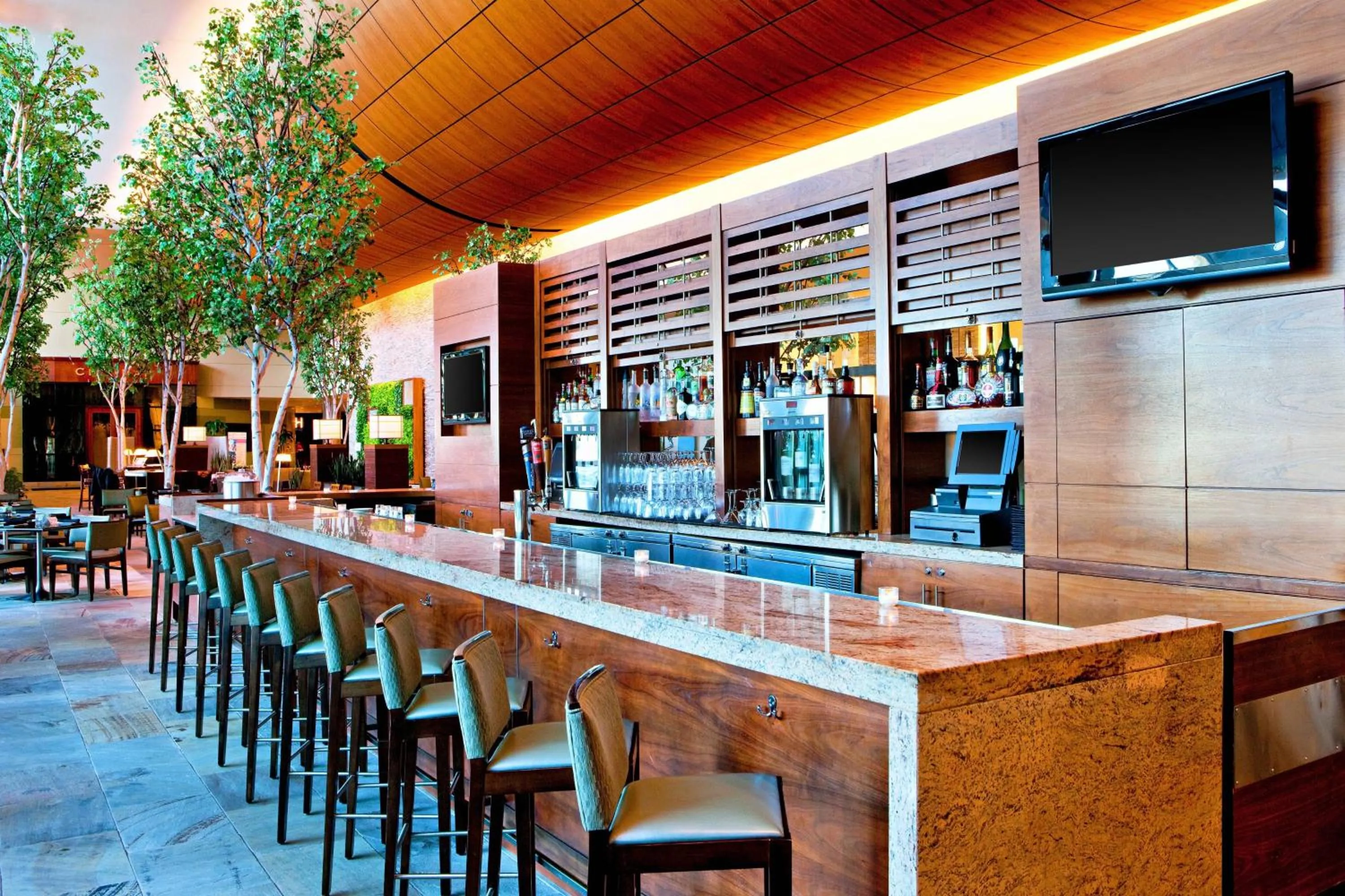 Lounge or bar in The Westin Boston Seaport District