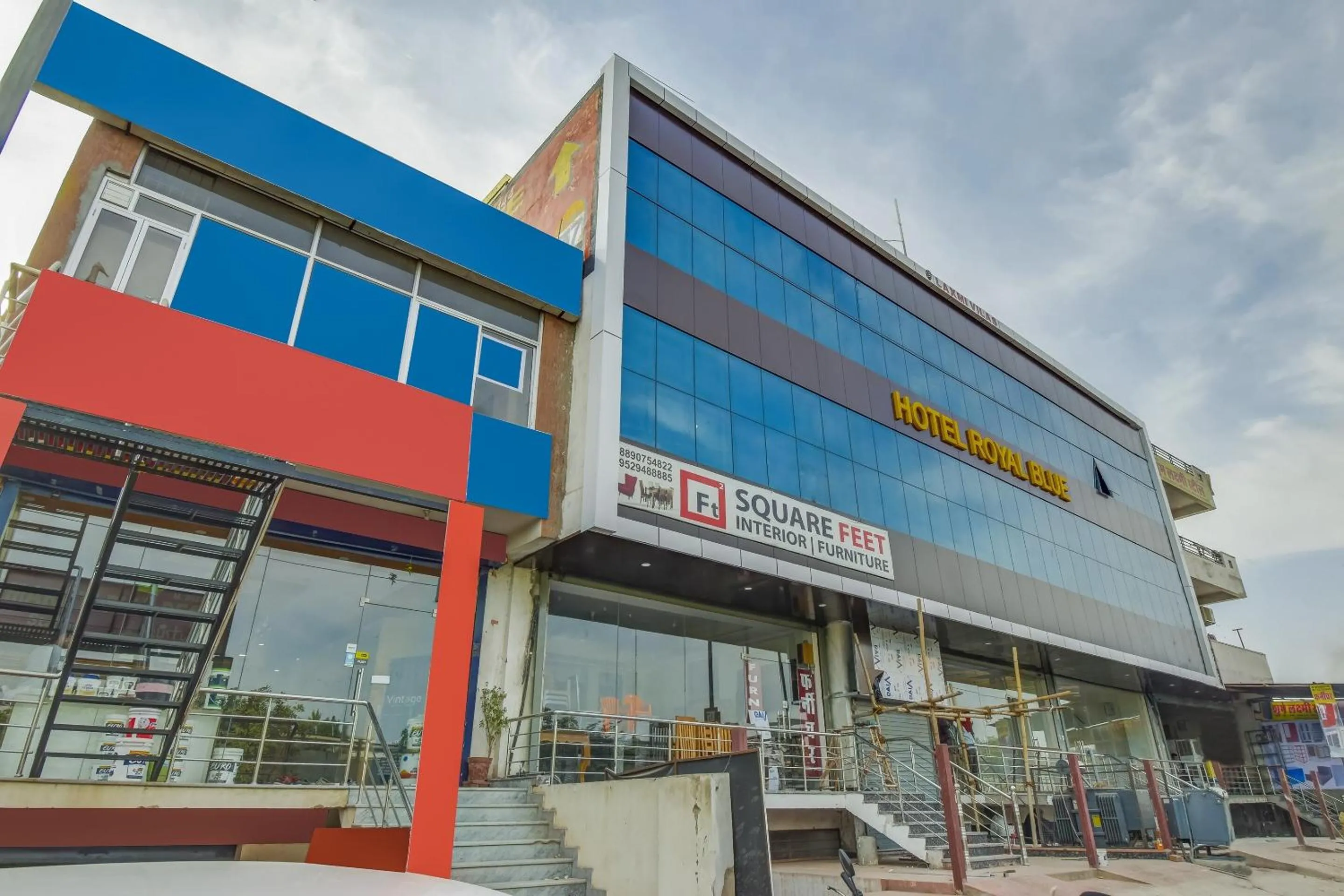 Facade/entrance in Hotel O Royal Blue
