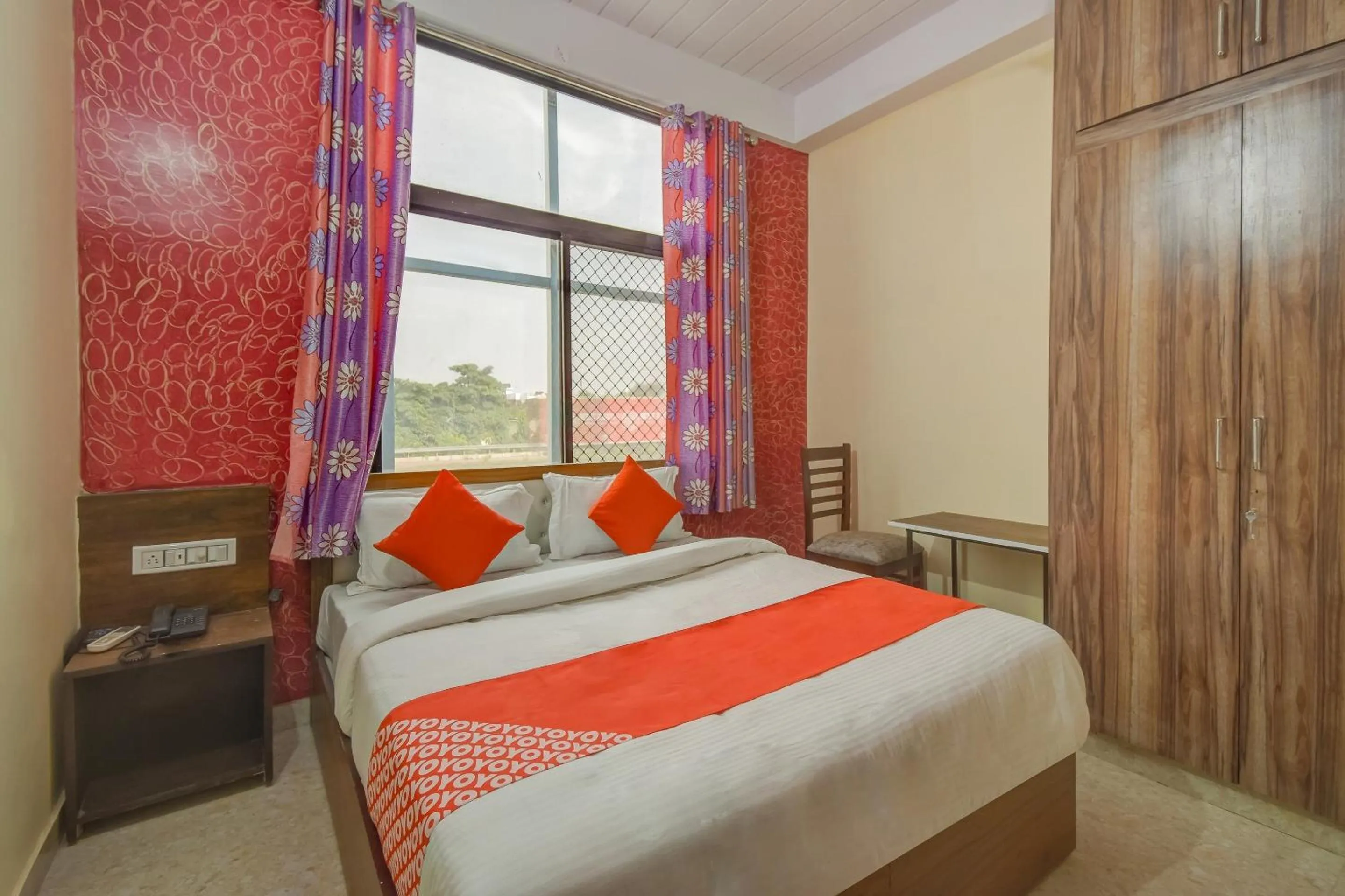 Bedroom, Bed in Hotel O Royal Blue