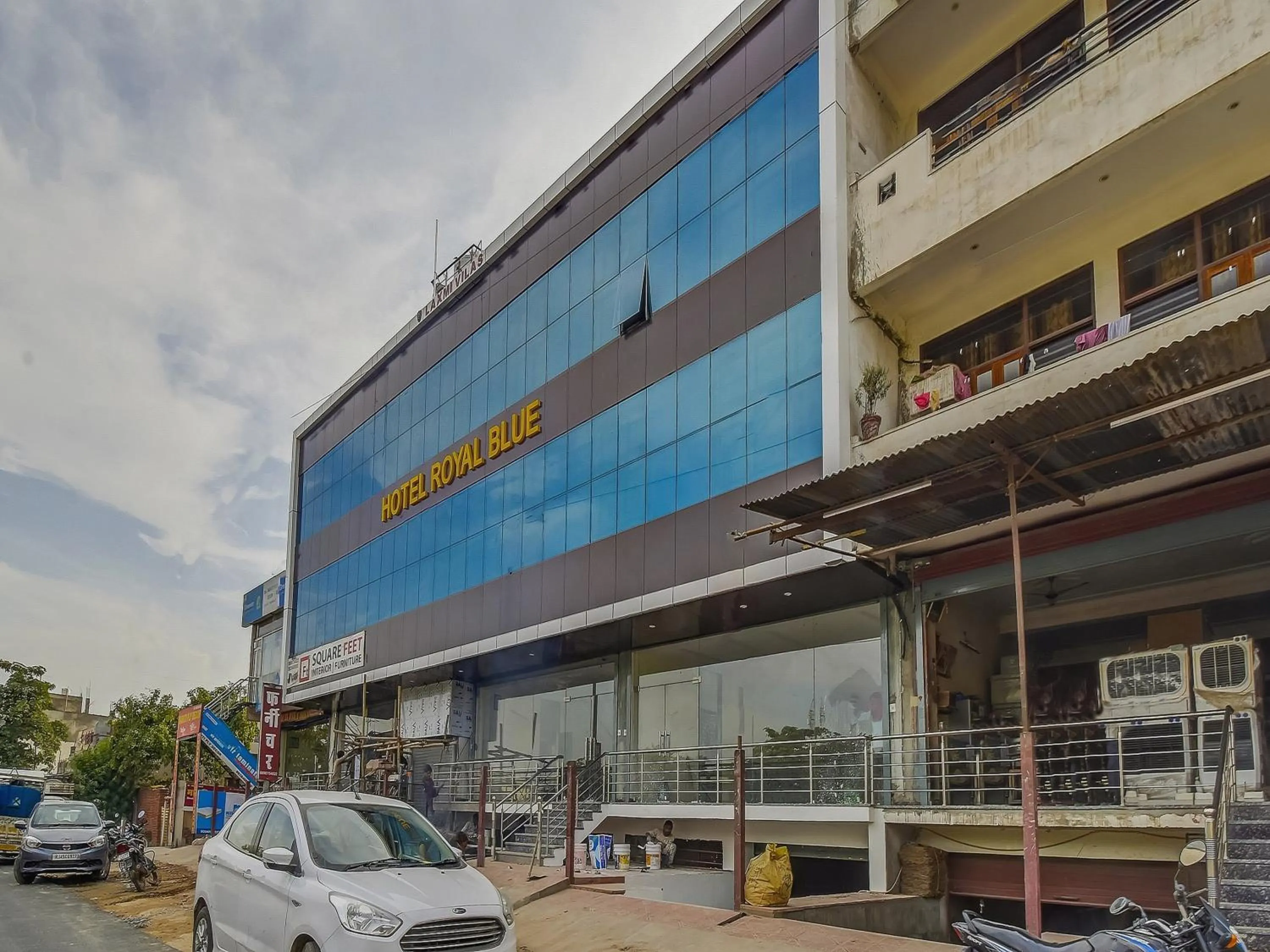 Facade/entrance in Hotel O Royal Blue