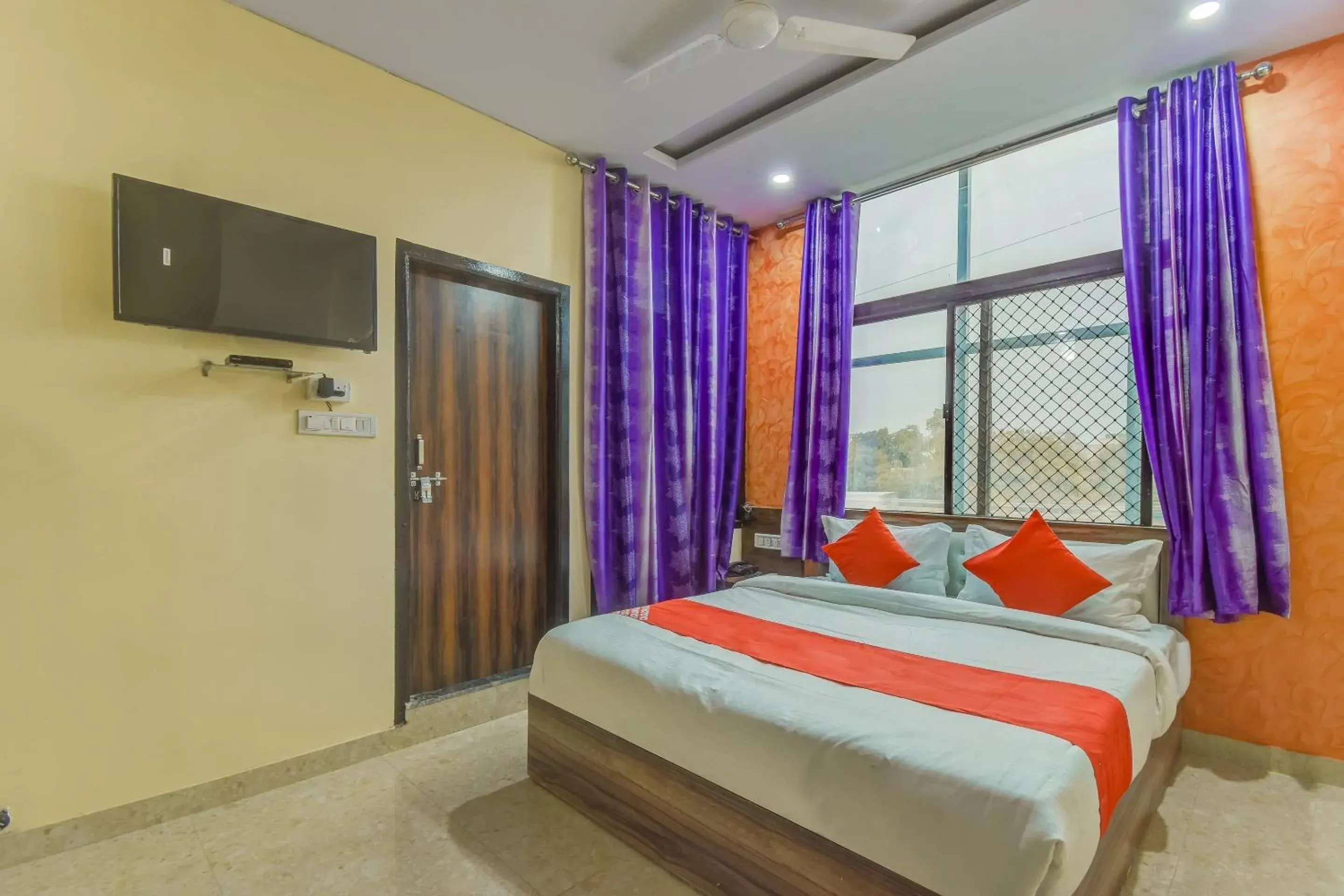 Bedroom, Bed in Hotel O Royal Blue Bedroom, Bed in Hotel O Royal Blue