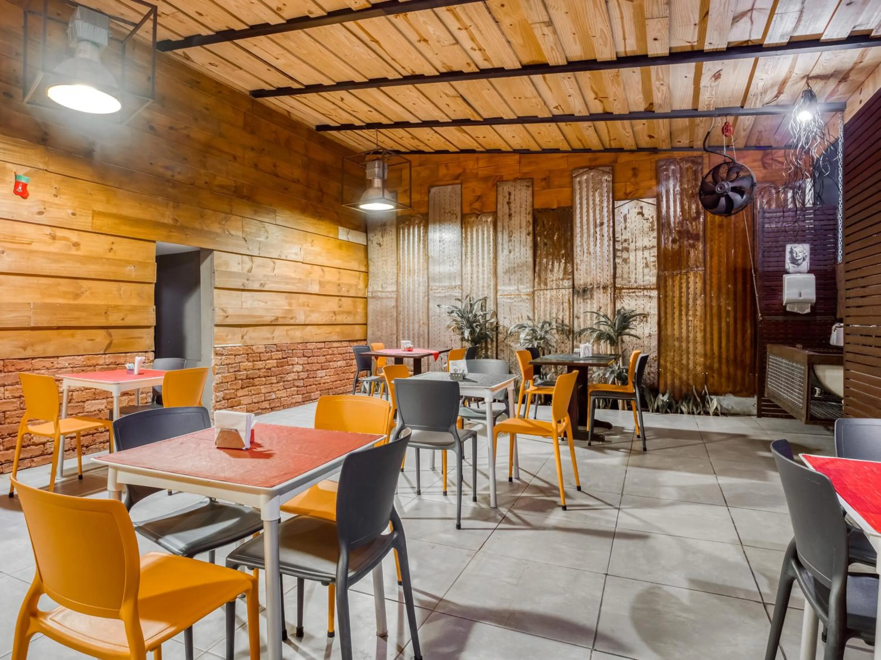 Restaurant/places to eat in Hotel BH Inn Palmares - Fácil Acesso Cristiano Machado, Centerminas e Minas Shopping