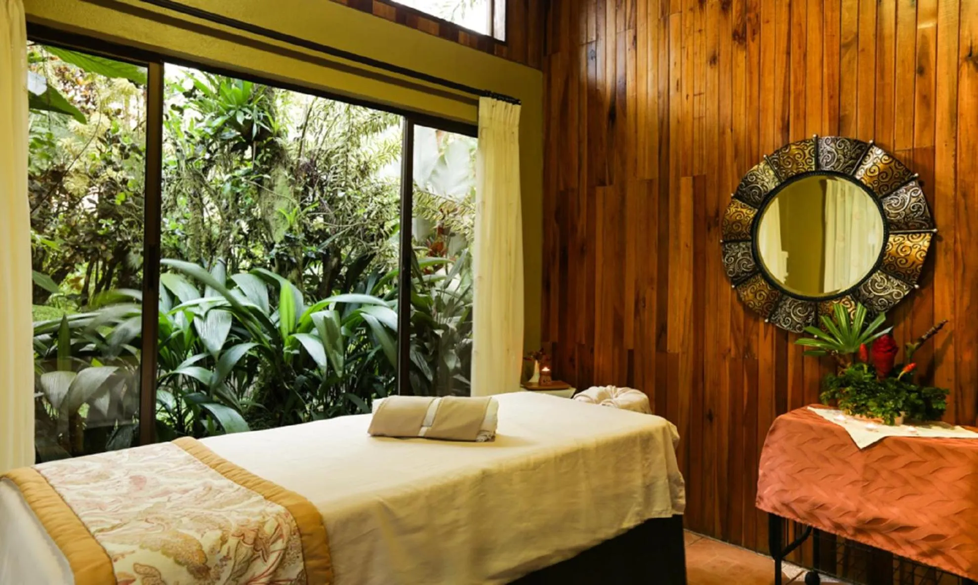 Massage, Bed in Arenal Paraiso Resort Spa & Thermo Mineral Hot Springs