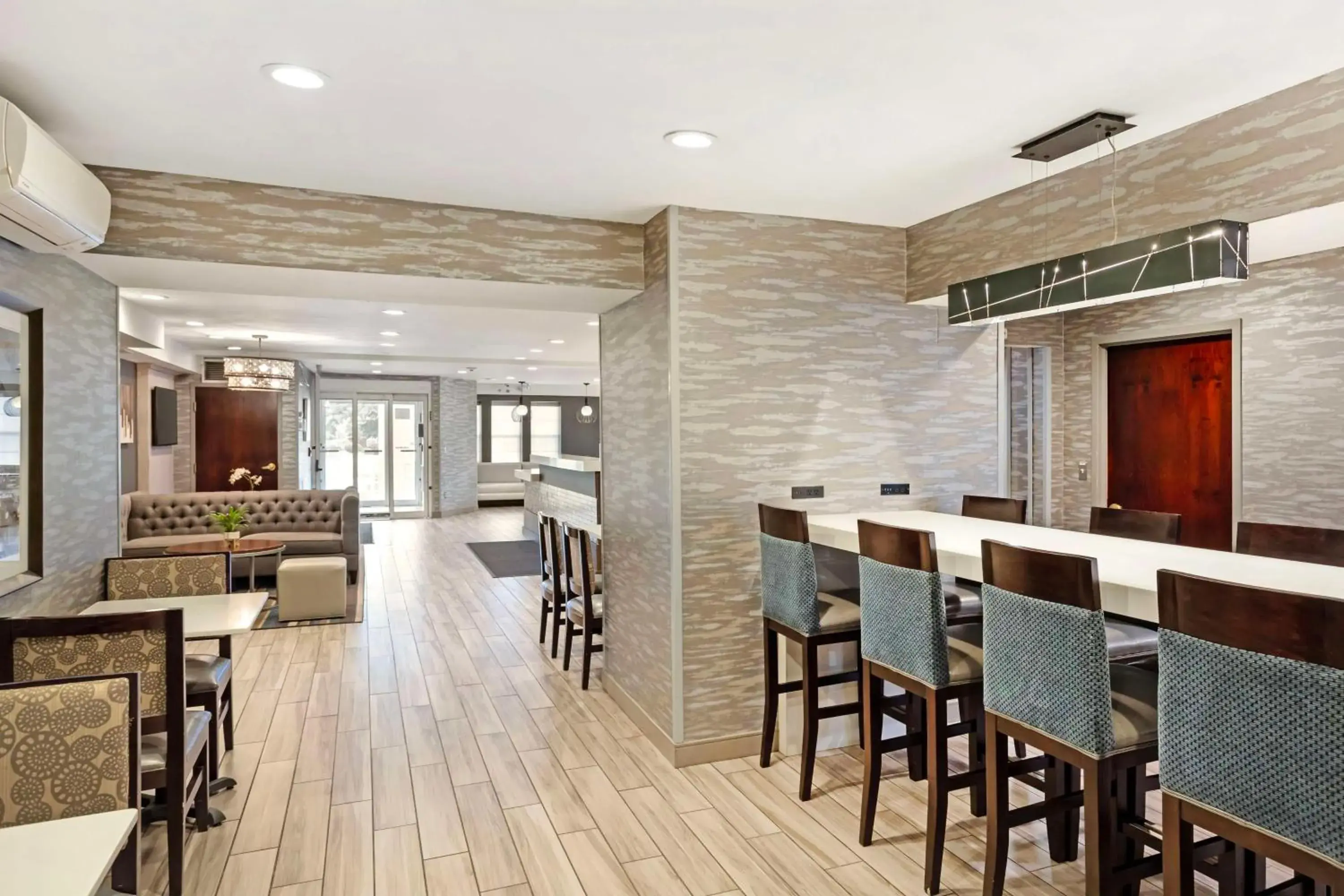 Breakfast in Best Western Plus Fairfield Hotel Breakfast in Best Western Plus Fairfield Hotel