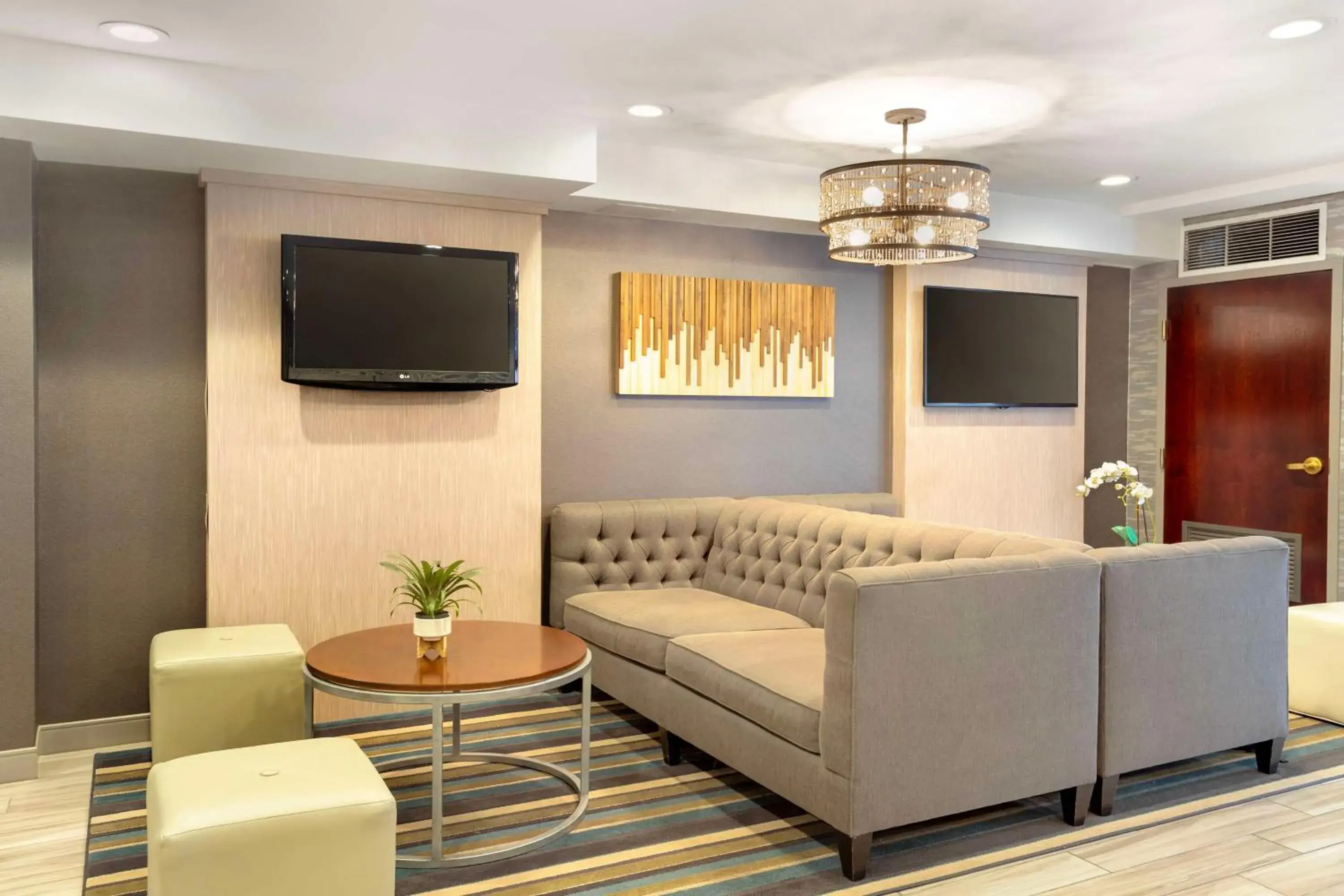 Lobby or reception in Best Western Plus Fairfield Hotel Lobby or reception in Best Western Plus Fairfield Hotel
