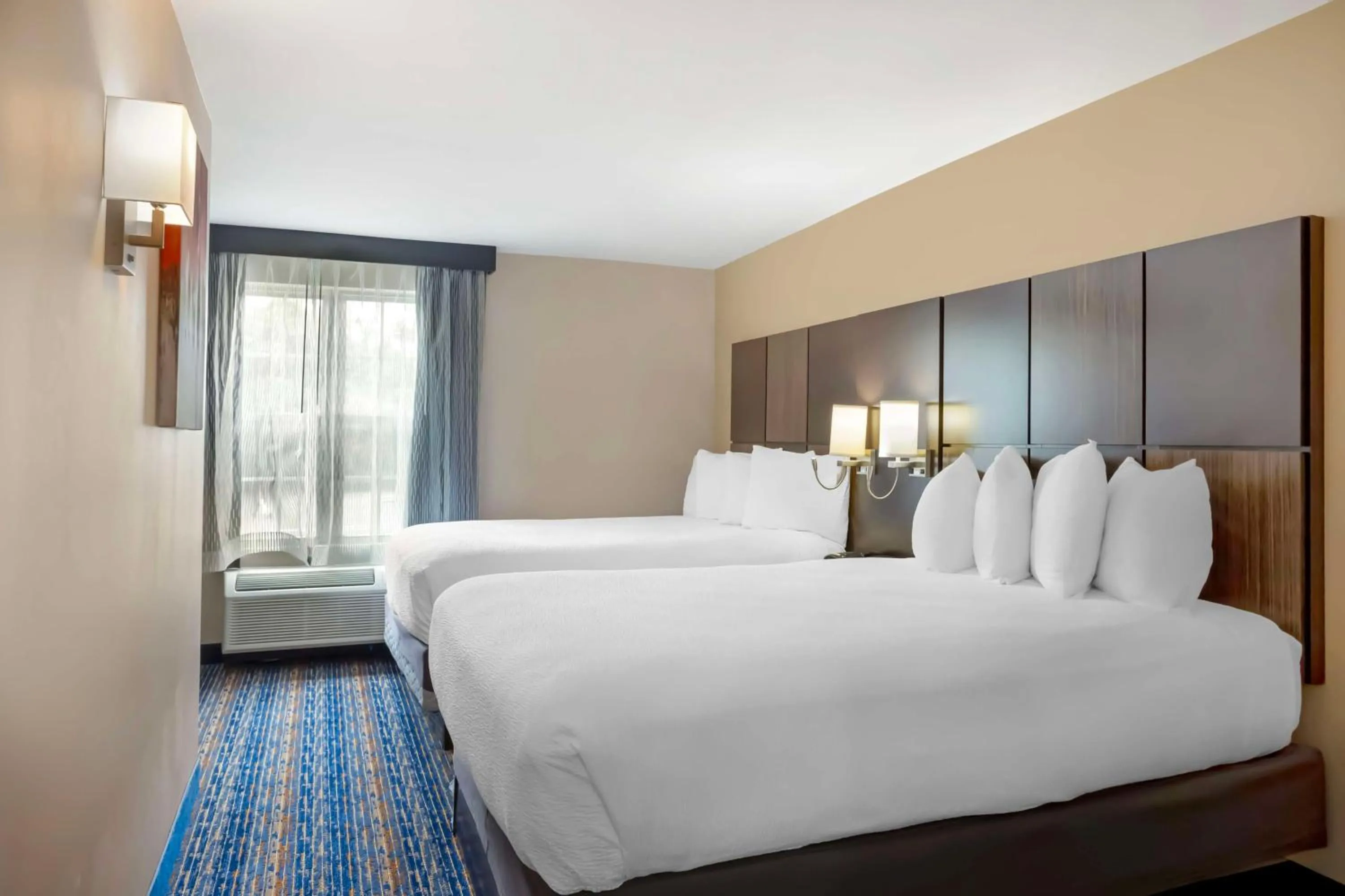 Bedroom, Bed in Best Western Plus Fairfield Hotel