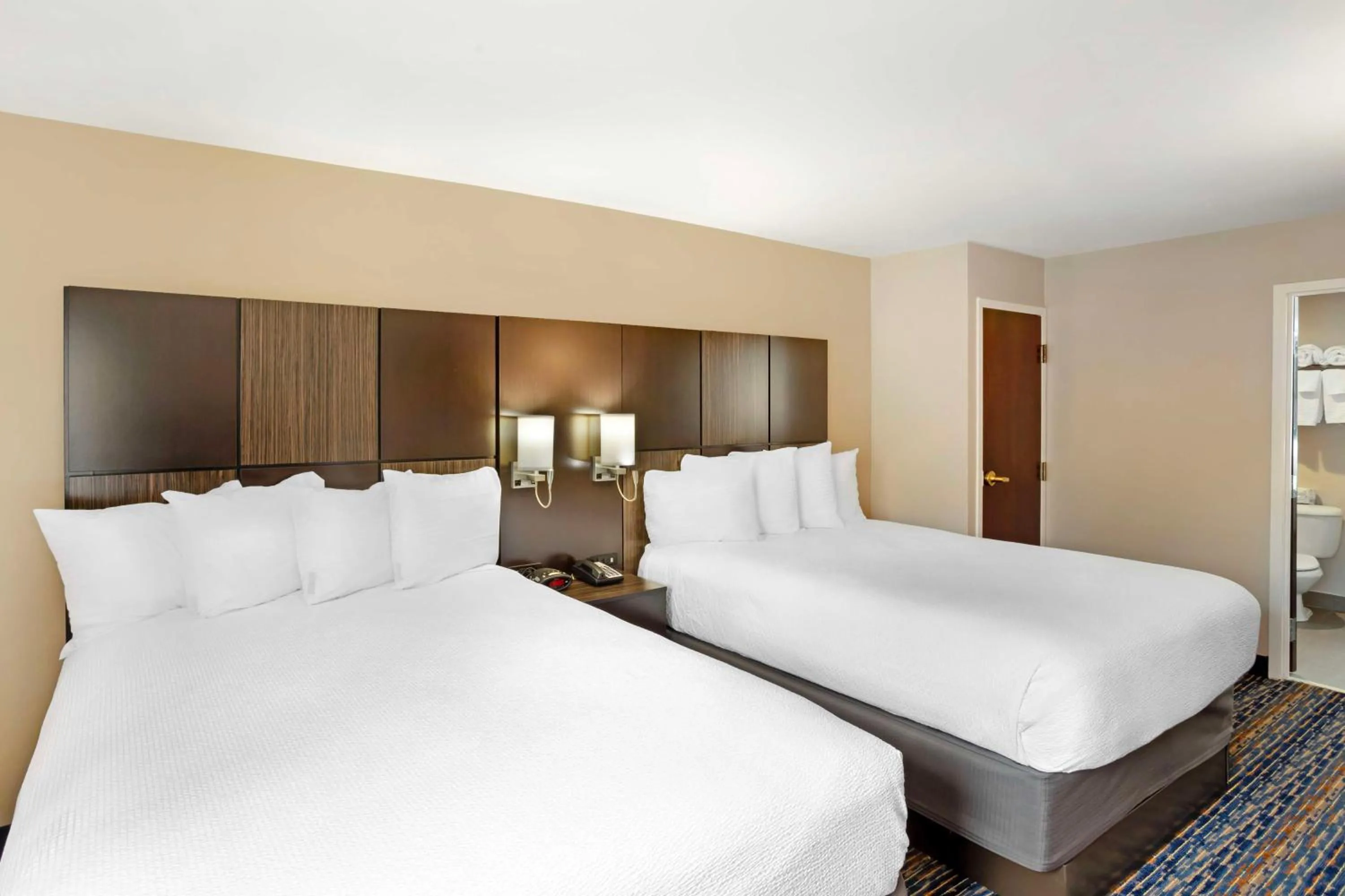 Bedroom, Bed in Best Western Plus Fairfield Hotel