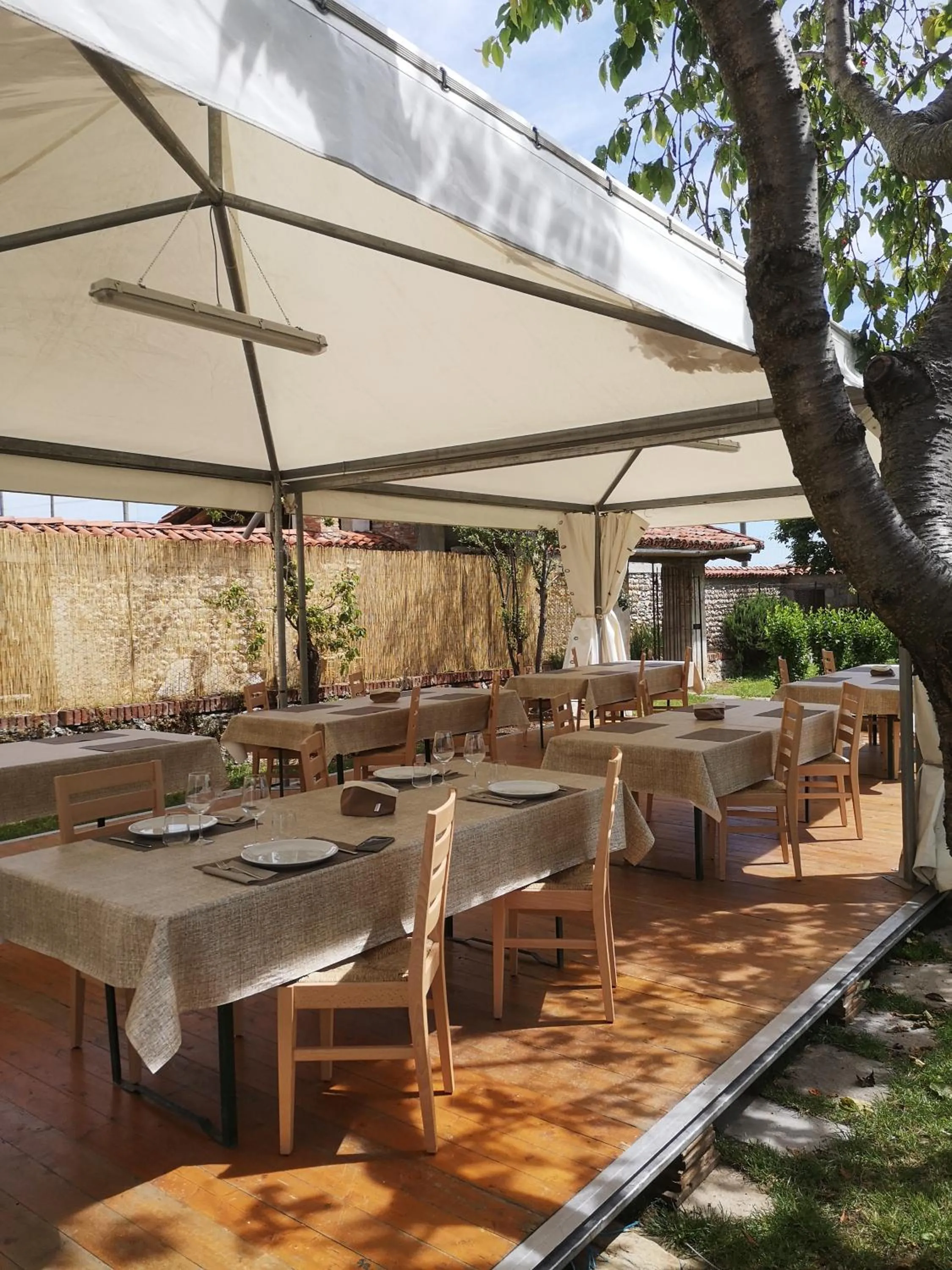 Restaurant/places to eat in Ostello del Monastero