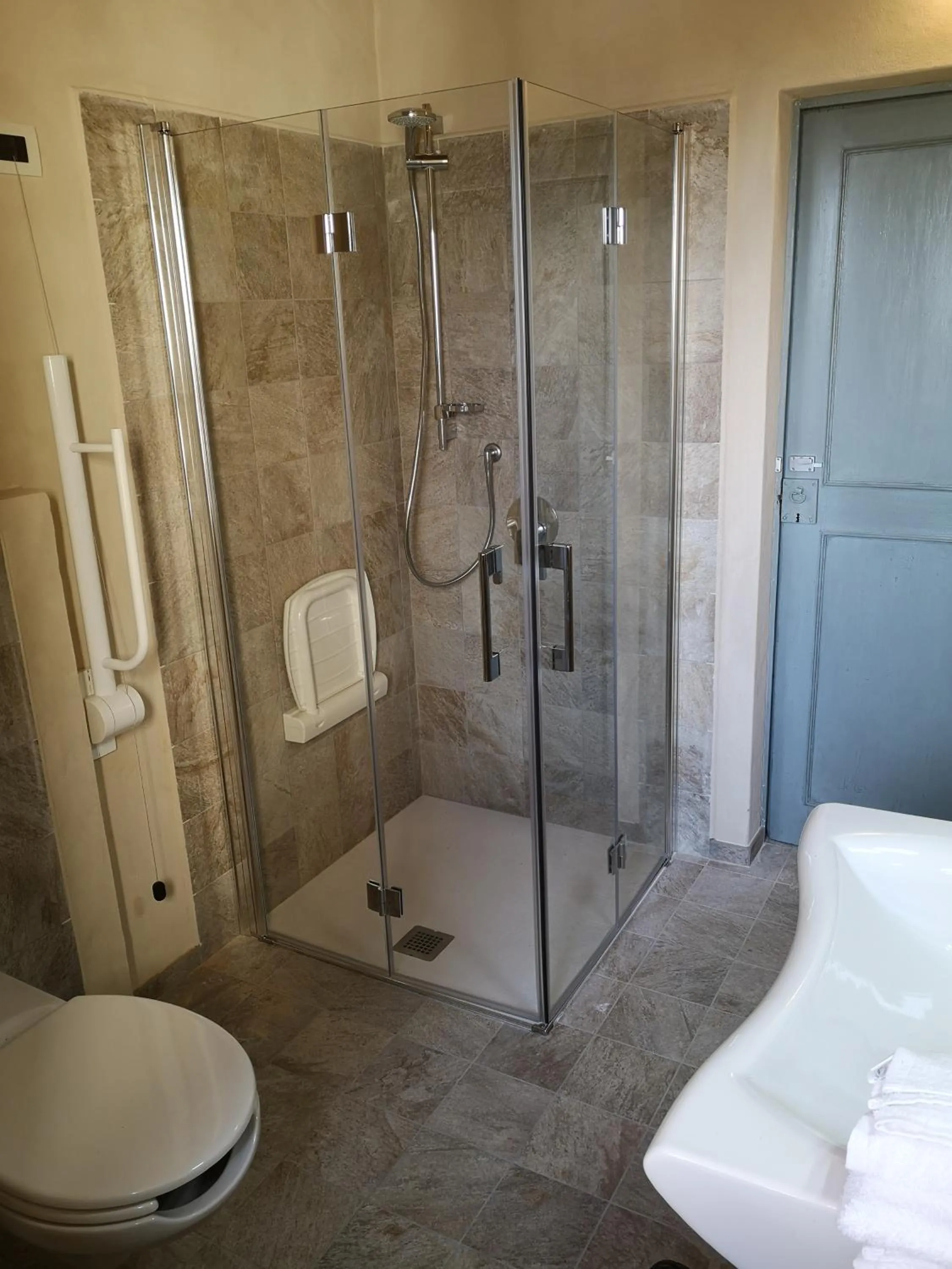 Bathroom in Ostello del Monastero
