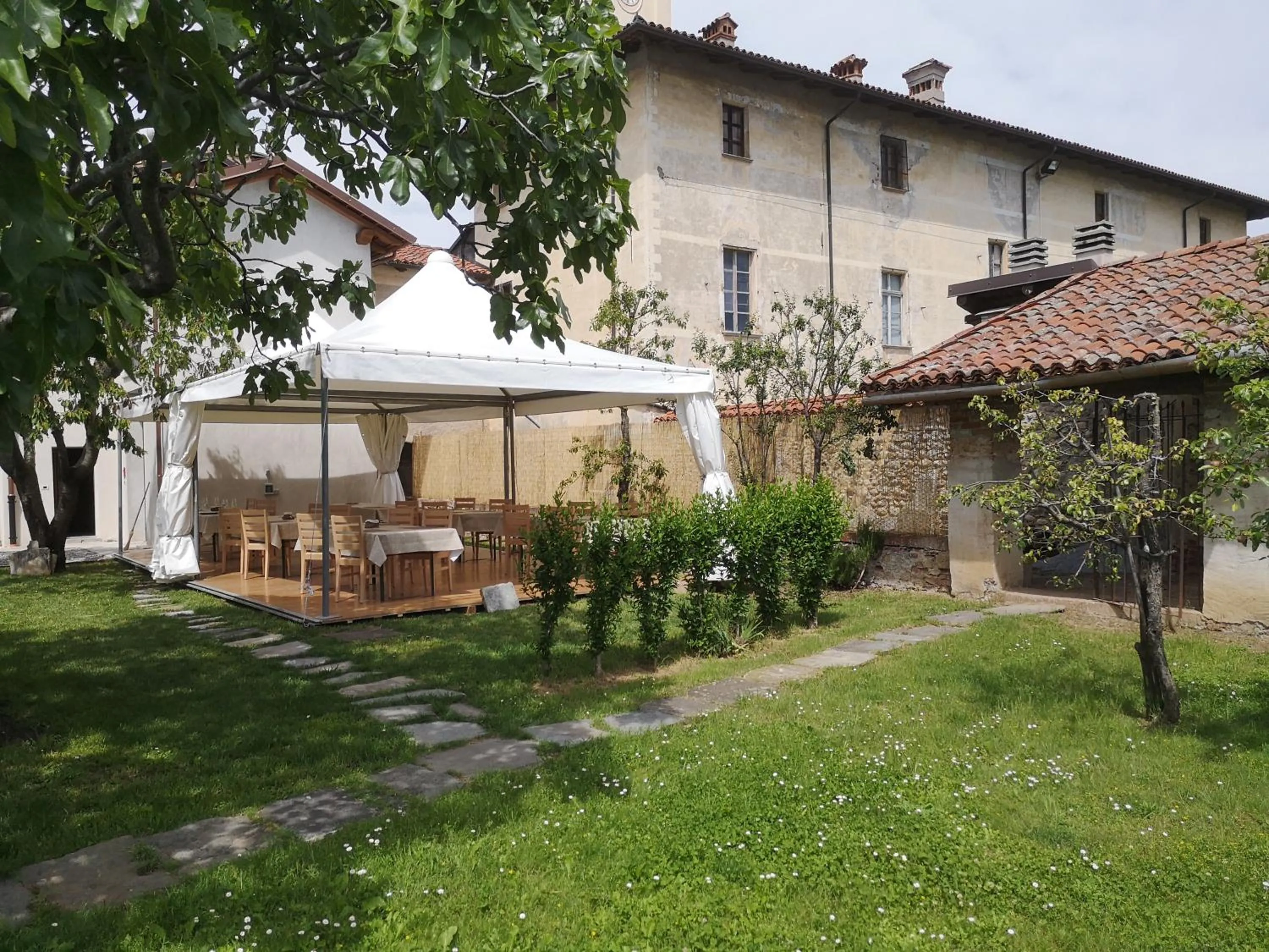 Restaurant/places to eat in Ostello del Monastero