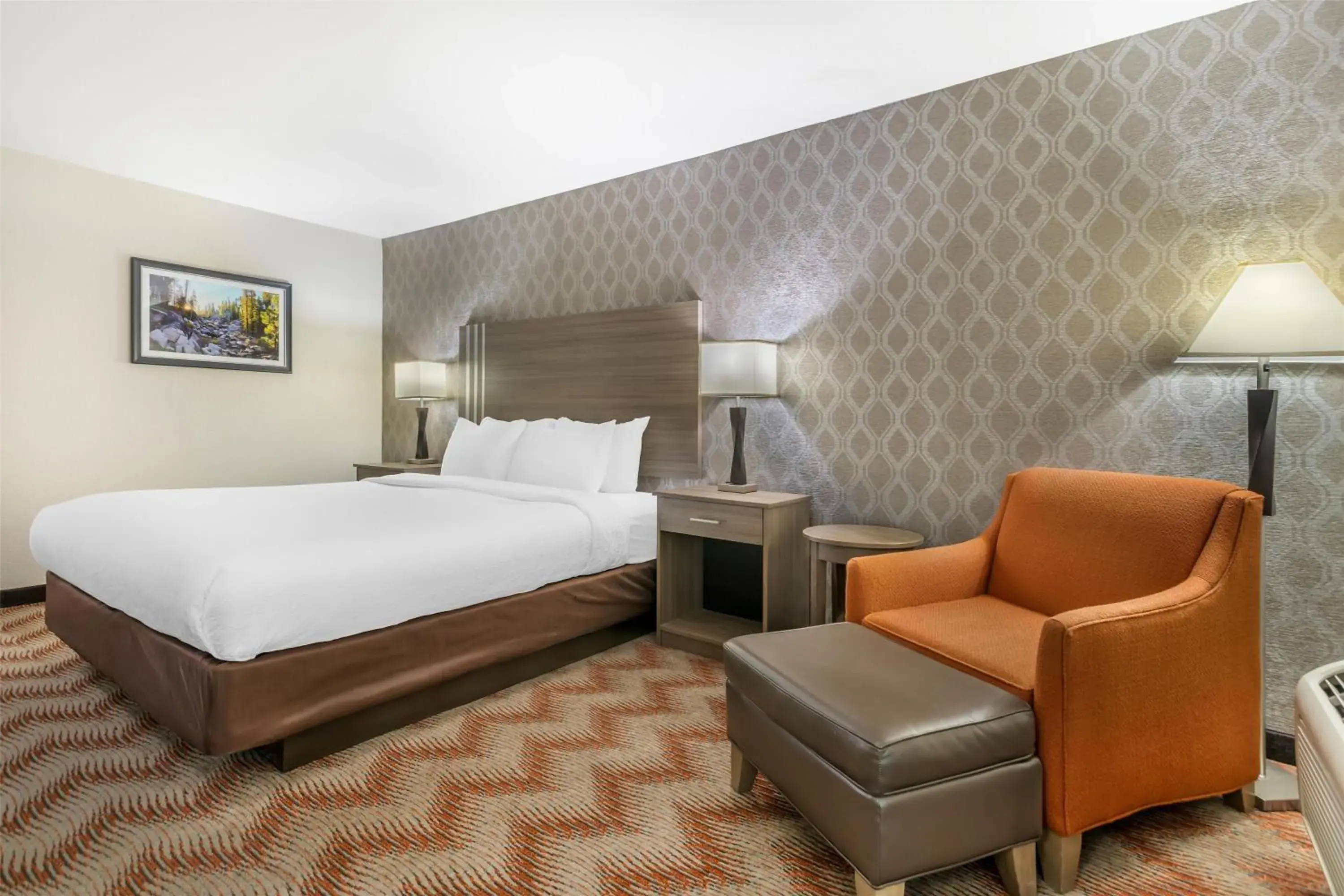 Bedroom, Bed in Best Western Plus Sonora Oaks Hotel and Conference Center Bedroom, Bed in Best Western Plus Sonora Oaks Hotel and Conference Center