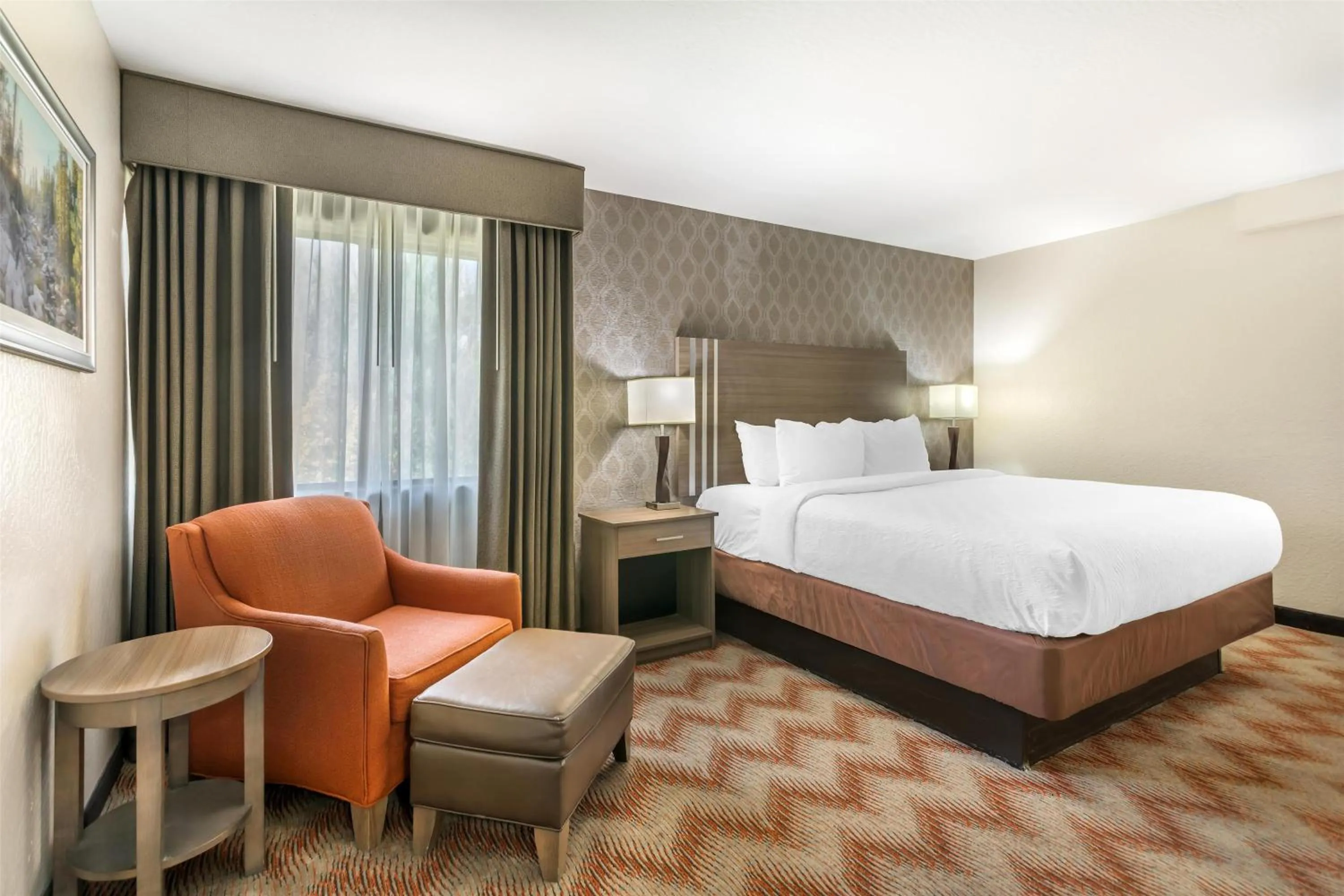 Photo of the whole room, Bed in Best Western Plus Sonora Oaks Hotel and Conference Center