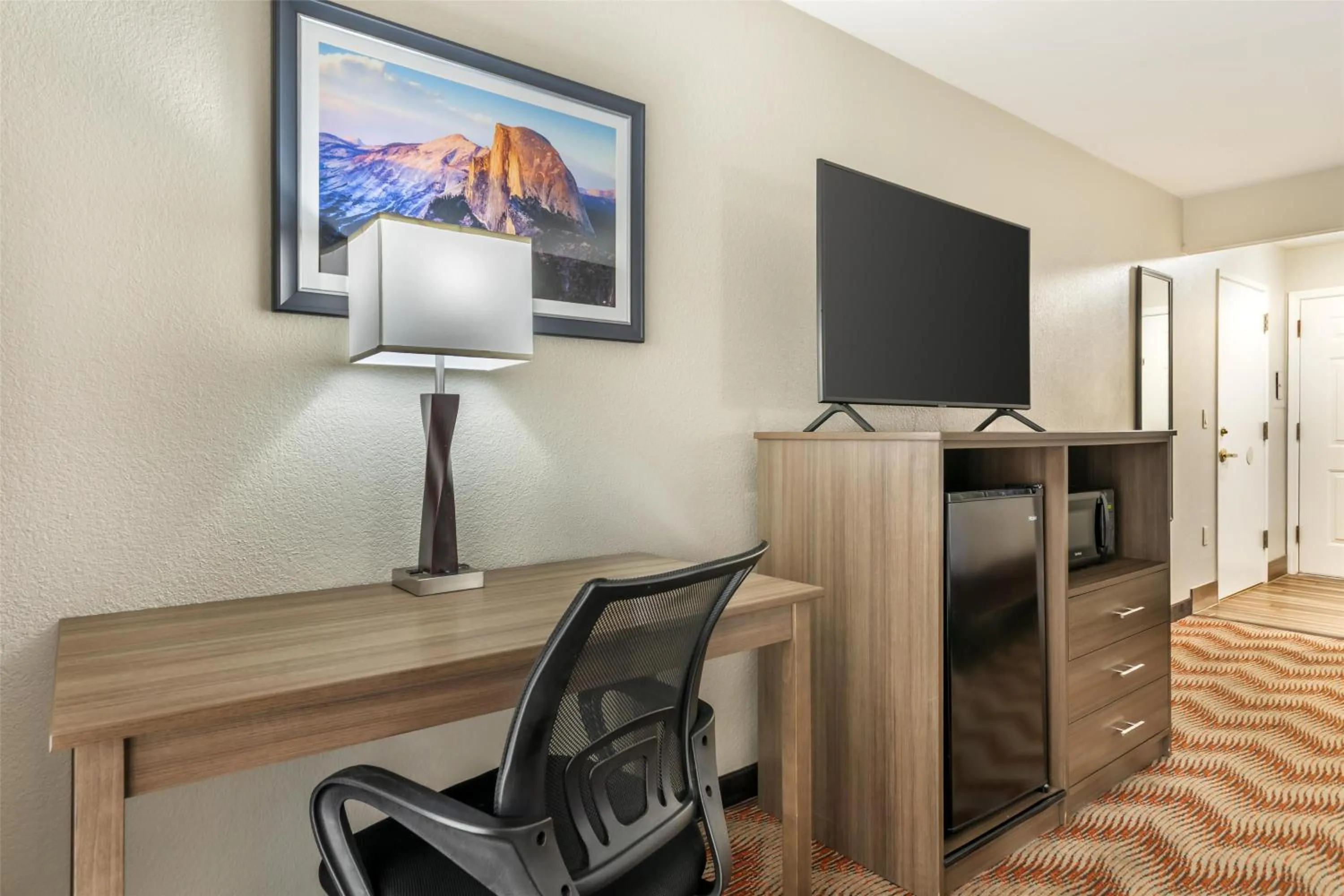 Bedroom in Best Western Plus Sonora Oaks Hotel and Conference Center