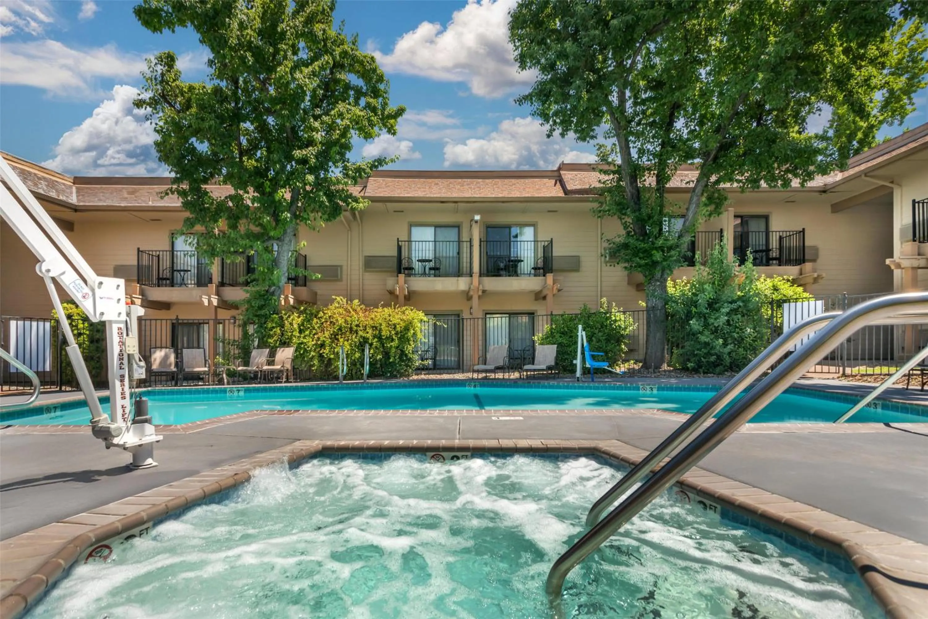 Pool view in Best Western Plus Sonora Oaks Hotel and Conference Center