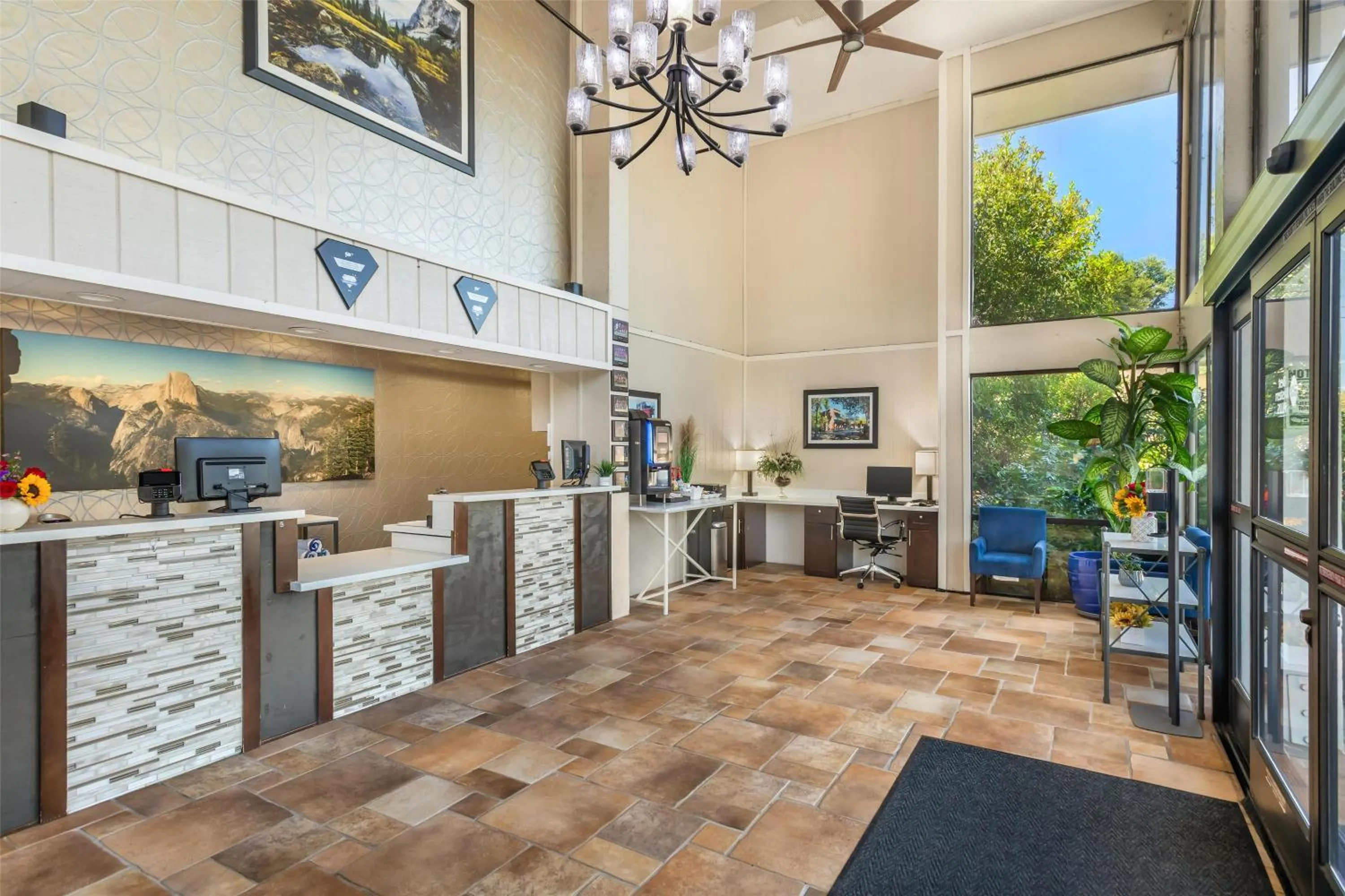 Lobby or reception in Best Western Plus Sonora Oaks Hotel and Conference Center