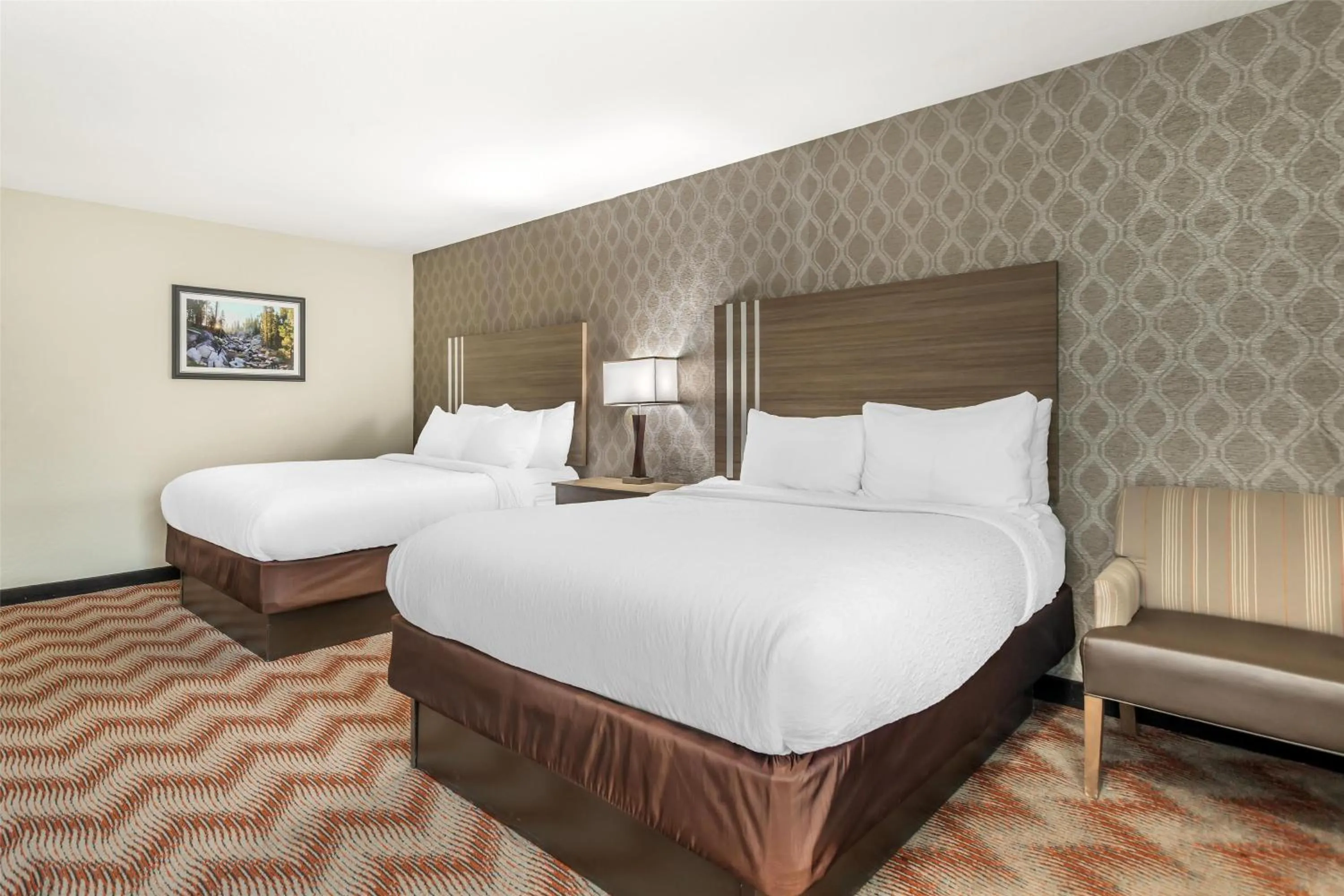 Photo of the whole room, Bed in Best Western Plus Sonora Oaks Hotel and Conference Center