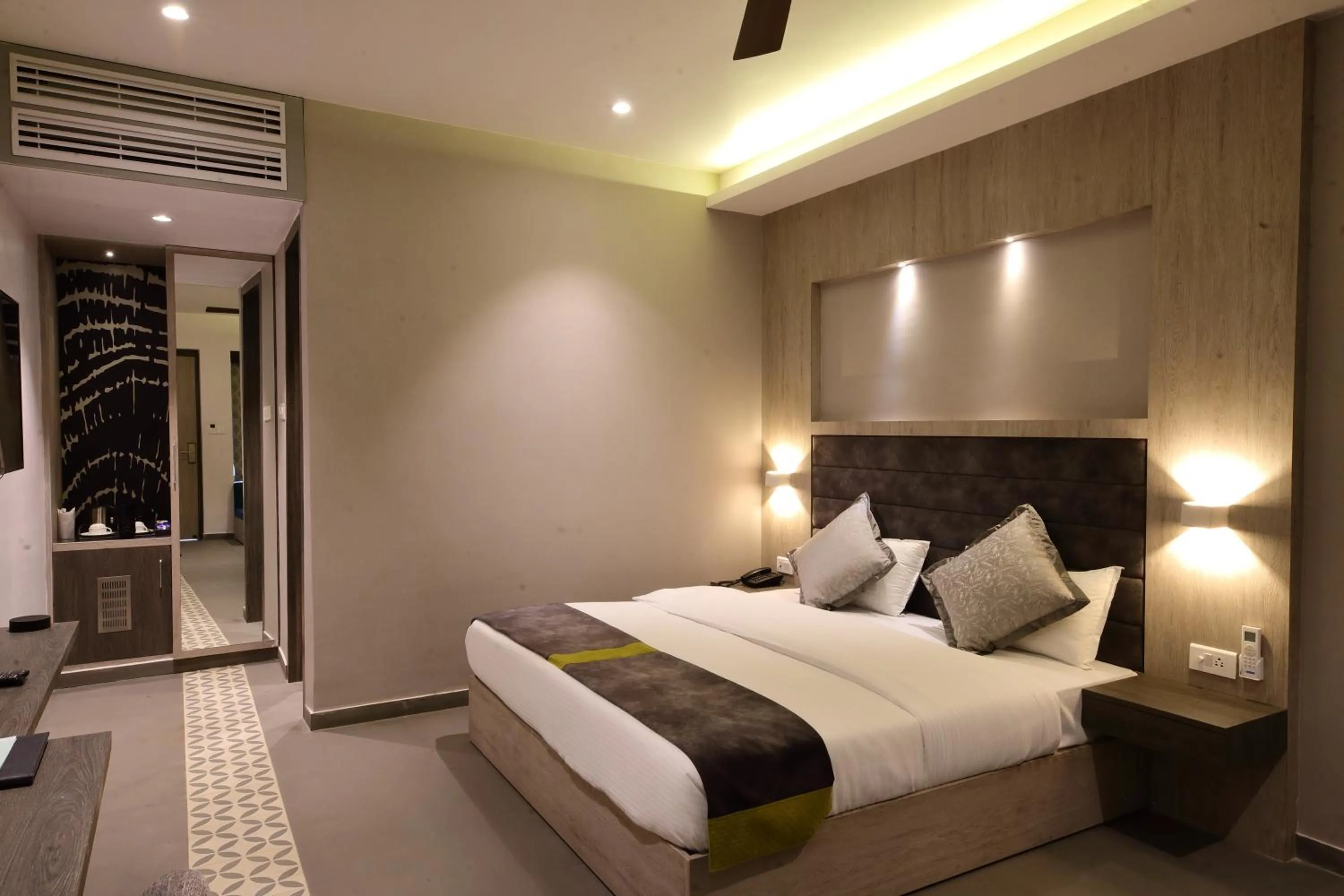 Bedroom, Bed in Kingston Resort