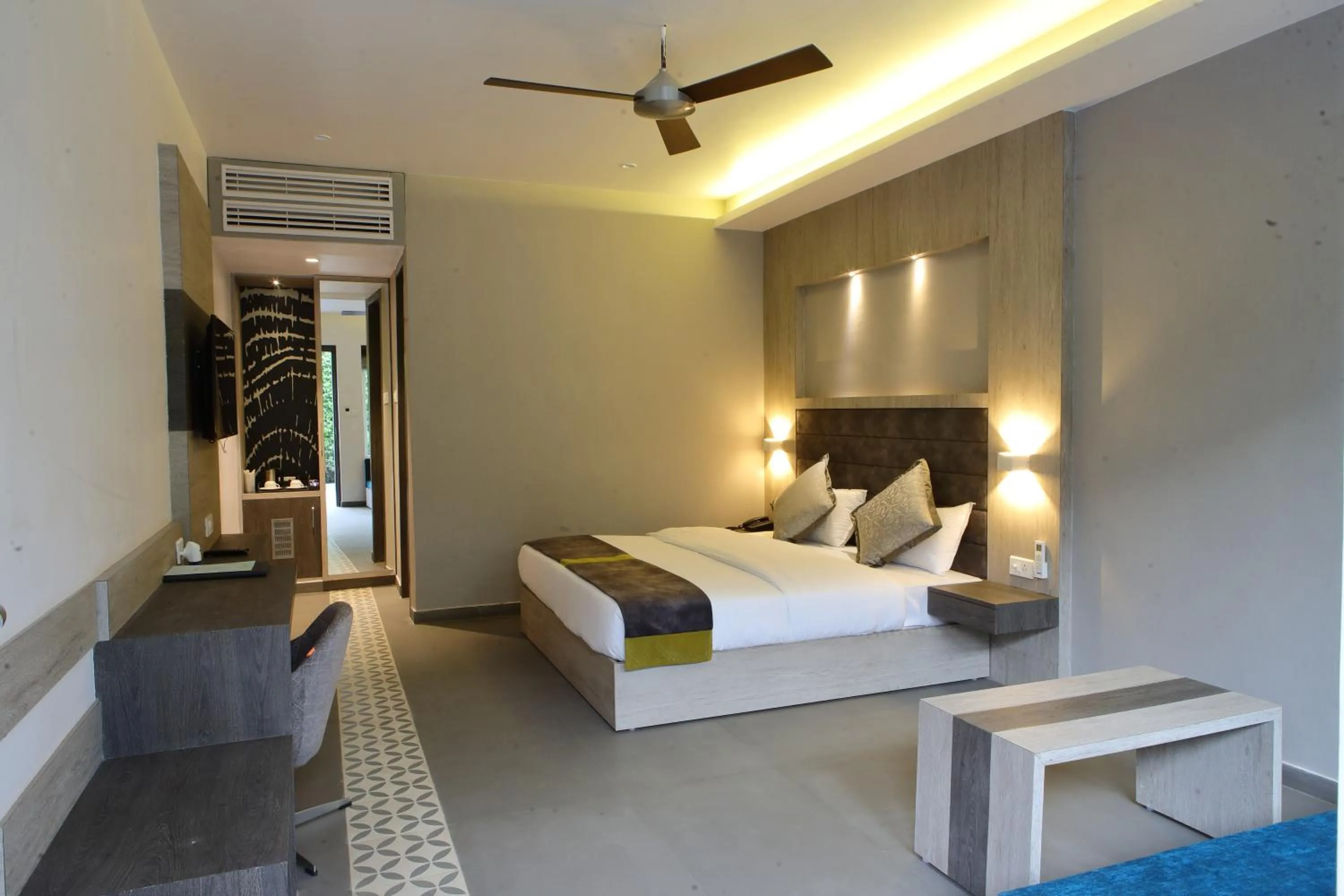 Bedroom, Bed in Kingston Resort