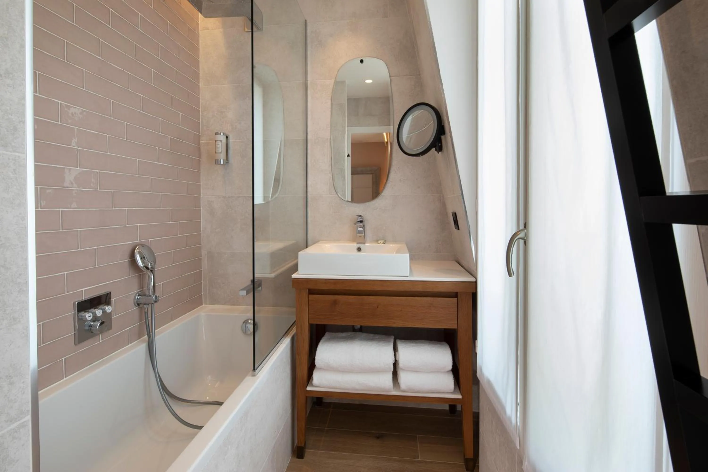 Hôtel des Champs-Elysées