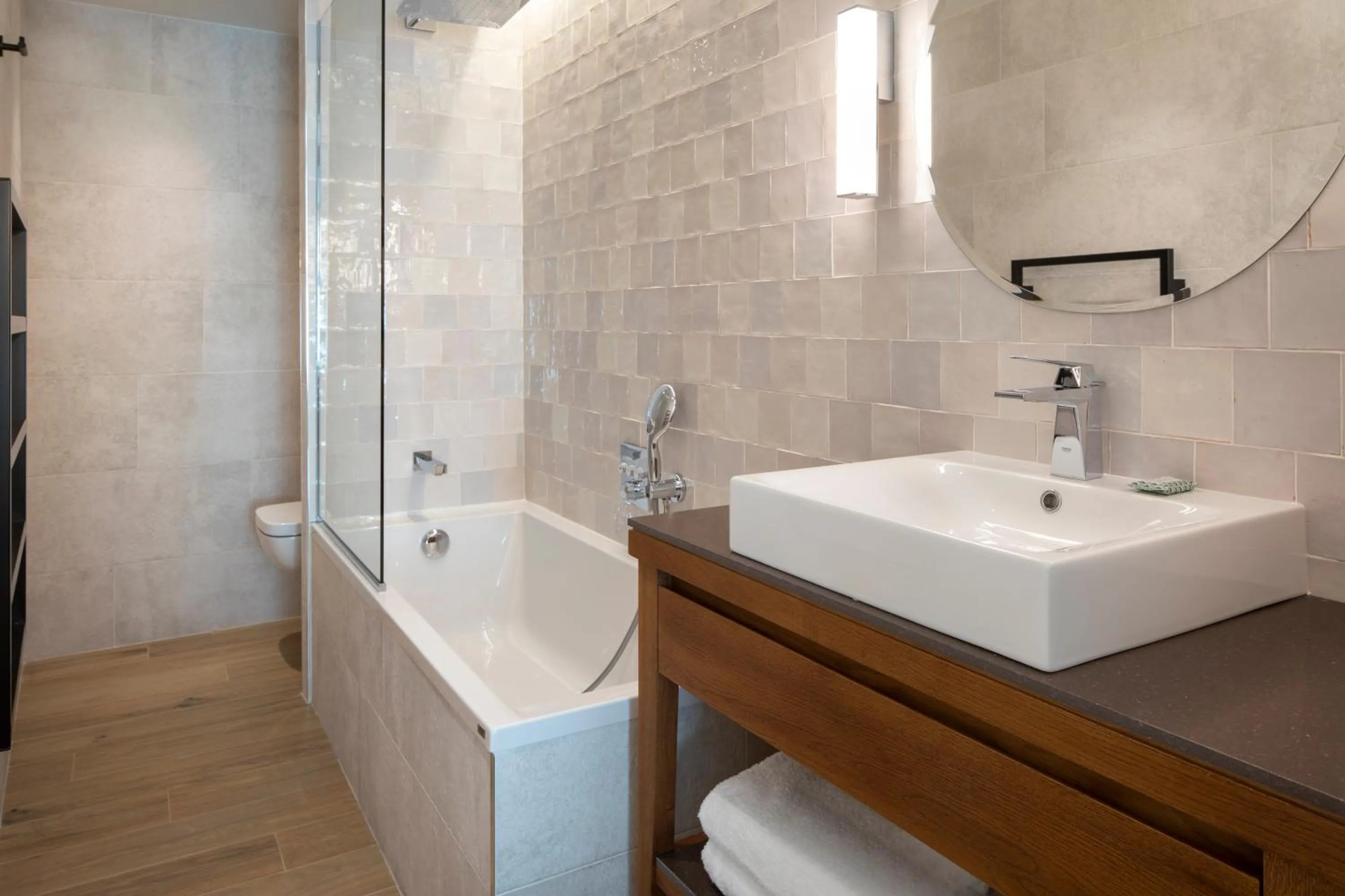 Bathroom in Hôtel des Champs-Elysées