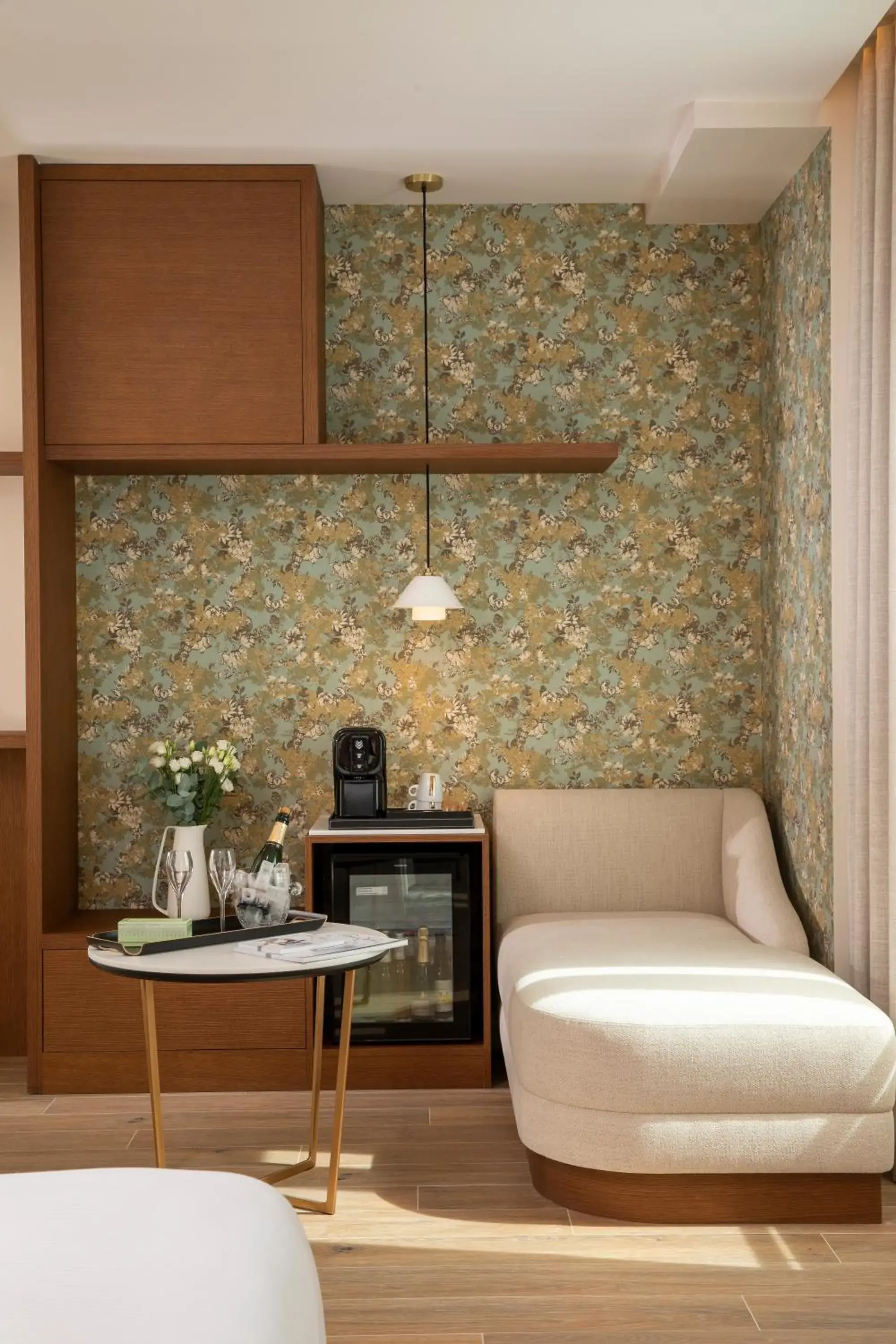 Seating area, Bed in Hôtel des Champs-Elysées Seating area, Bed in Hôtel des Champs-Elysées