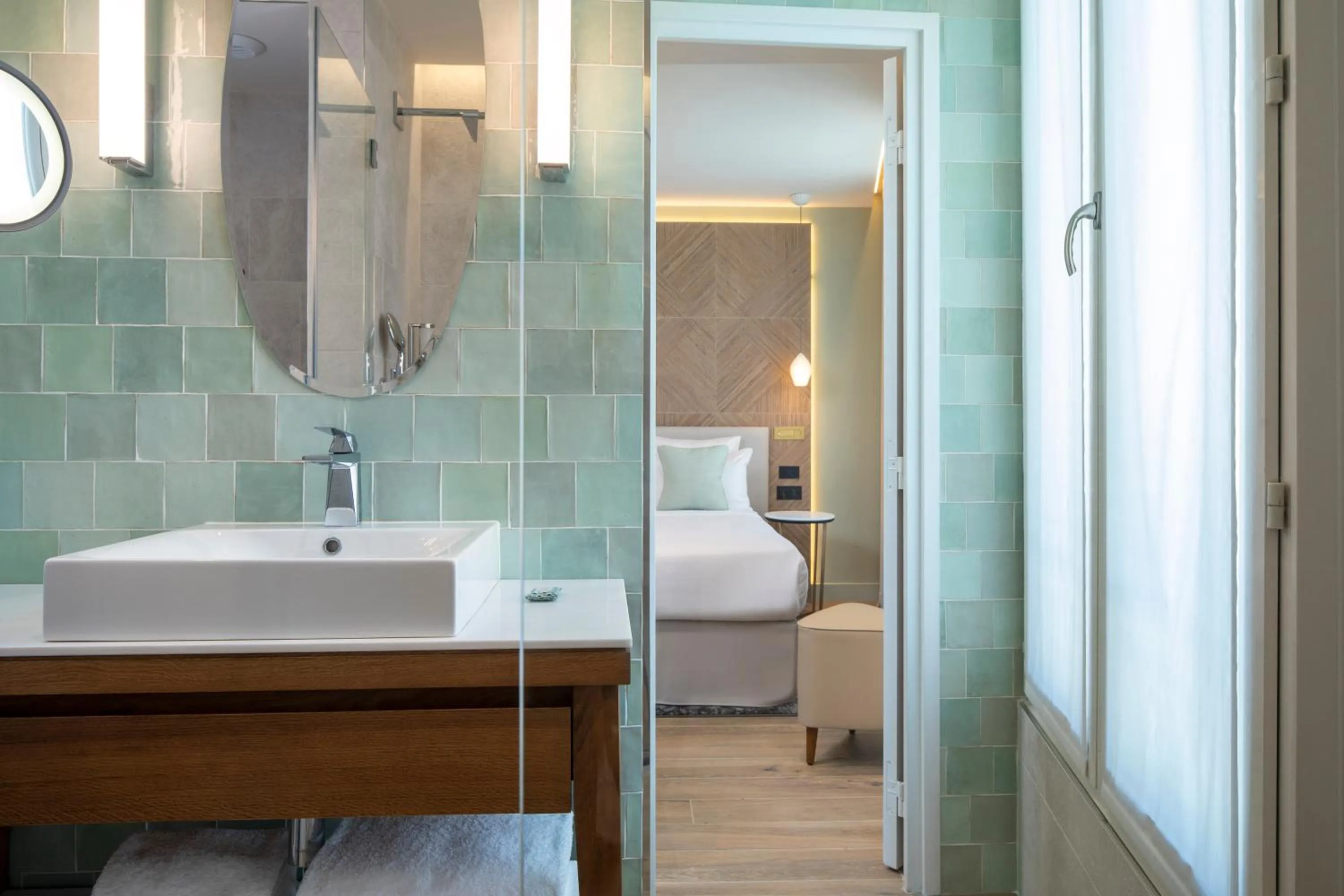 Bathroom in Hôtel des Champs-Elysées