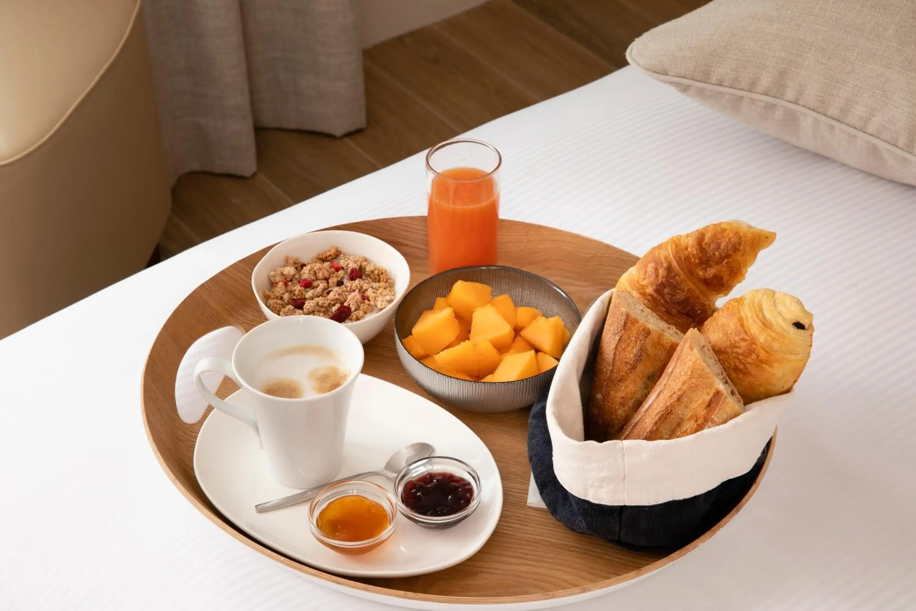Continental breakfast in Hôtel des Champs-Elysées Continental breakfast in Hôtel des Champs-Elysées