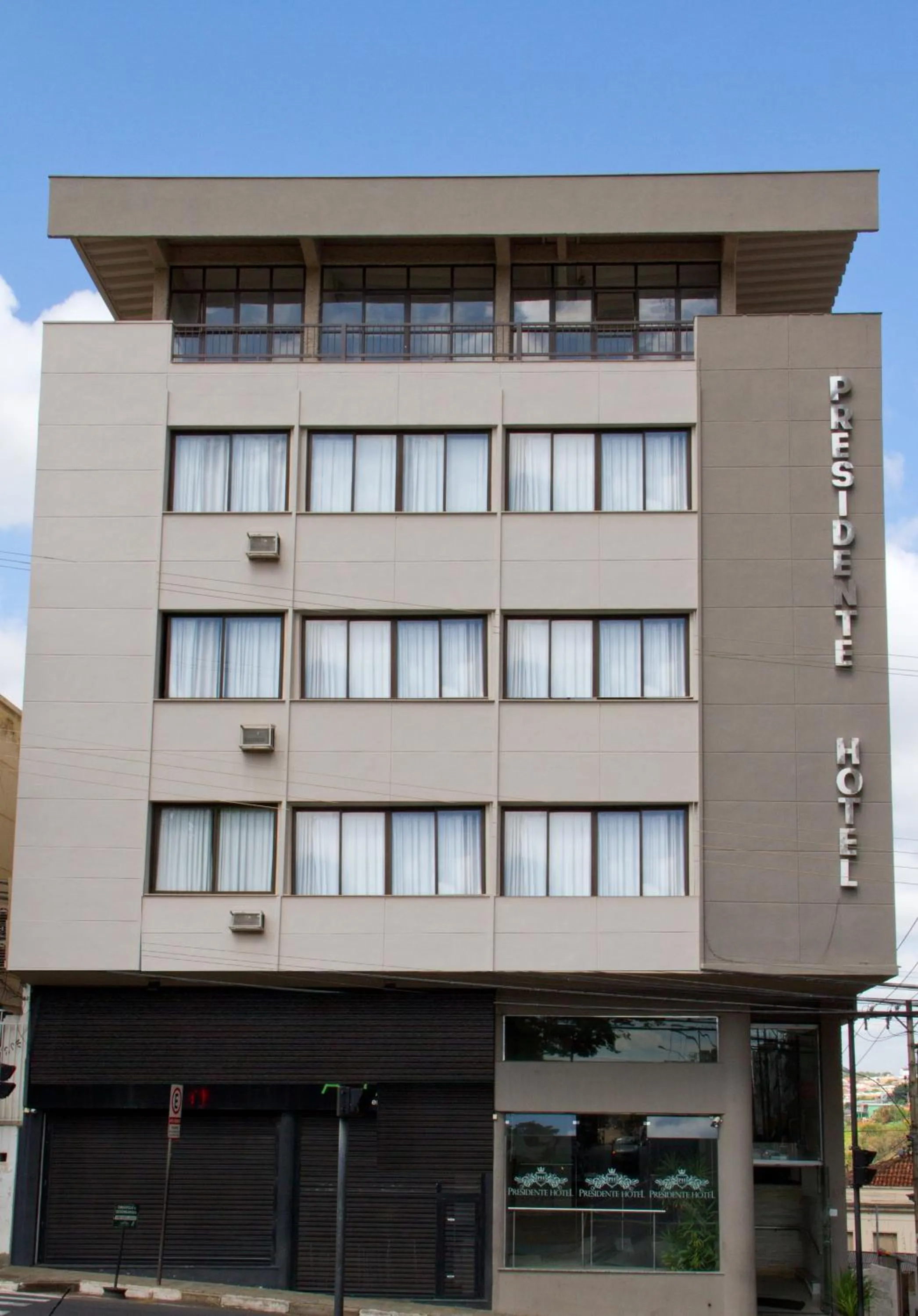 Facade/entrance in Presidente Hotel