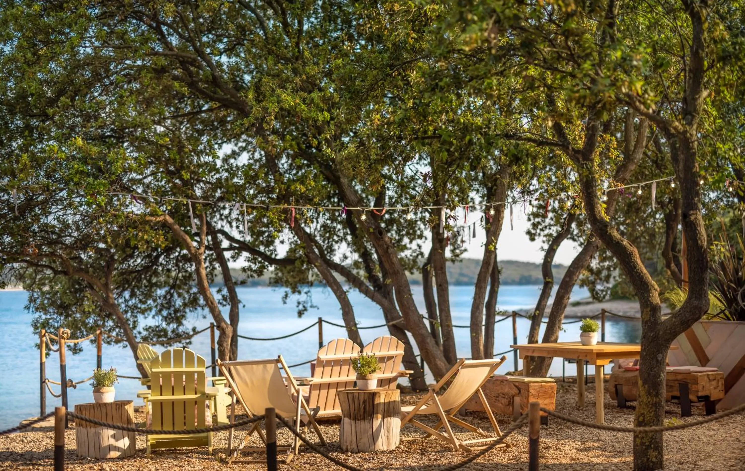 Restaurant/places to eat in Maistra Camping Koversada Uncovered Naturist Mobile homes