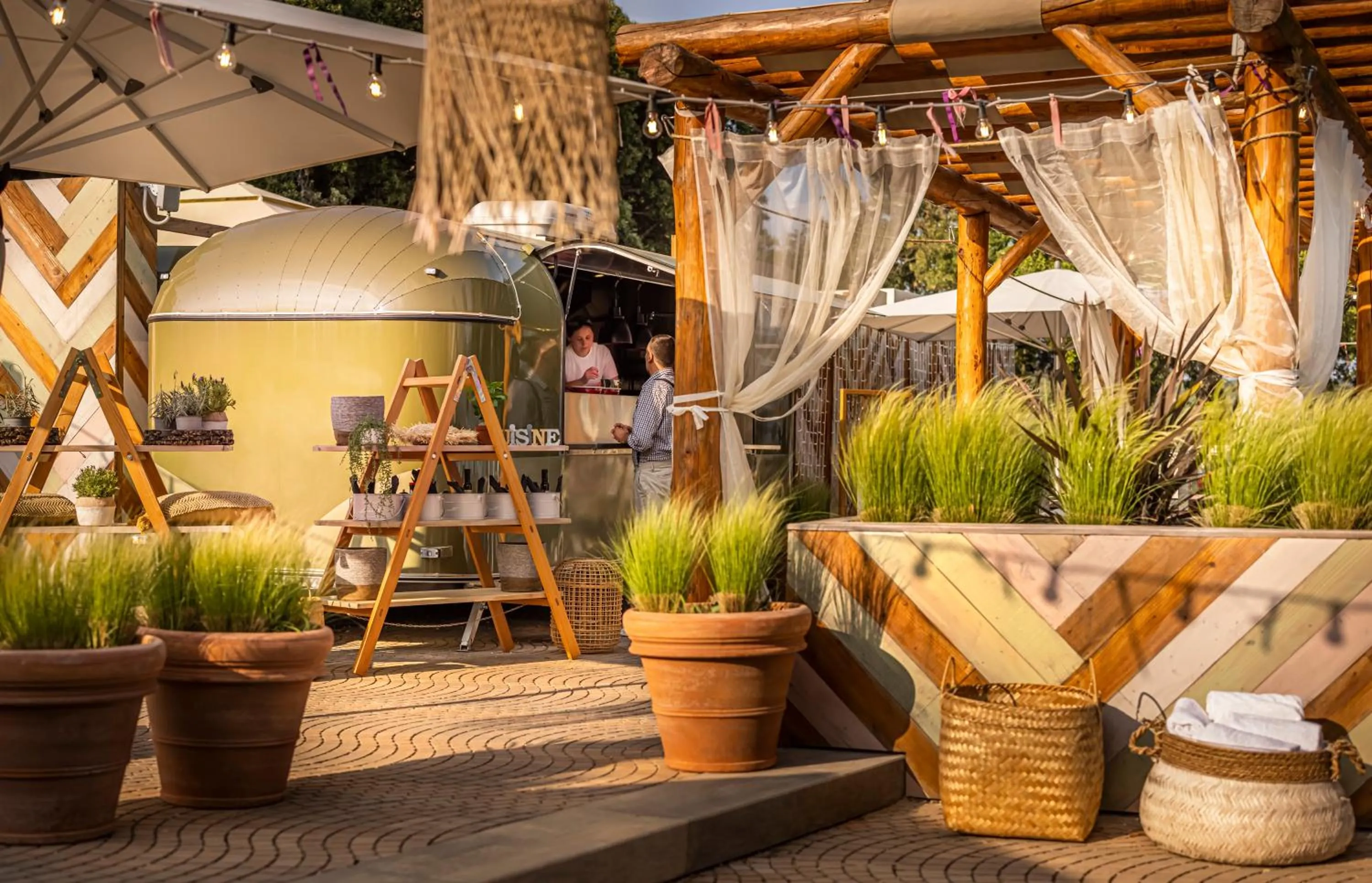 Restaurant/places to eat in Maistra Camping Koversada Uncovered Naturist Mobile homes