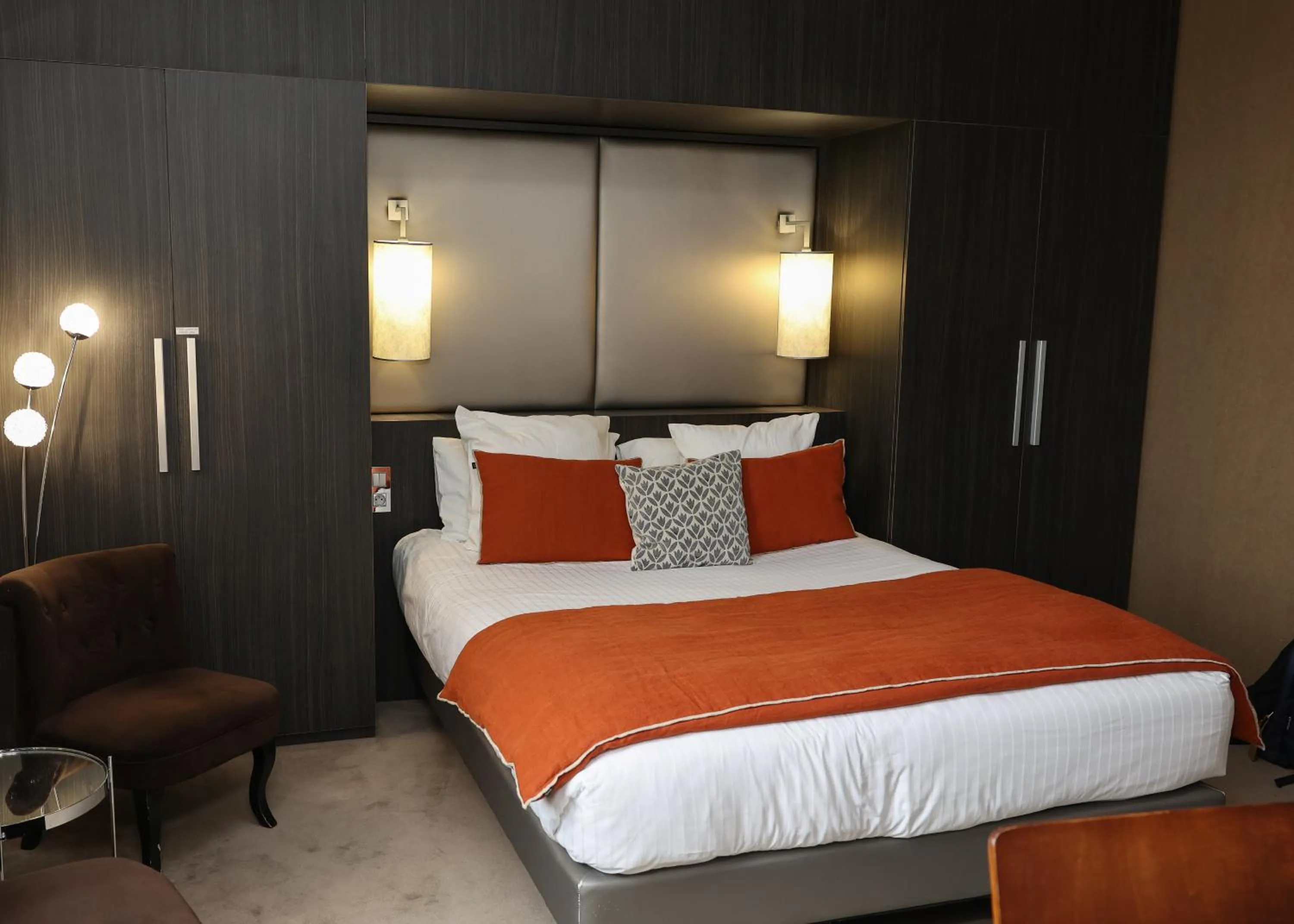 Photo of the whole room, Bed in Hôtel Château de Lacan