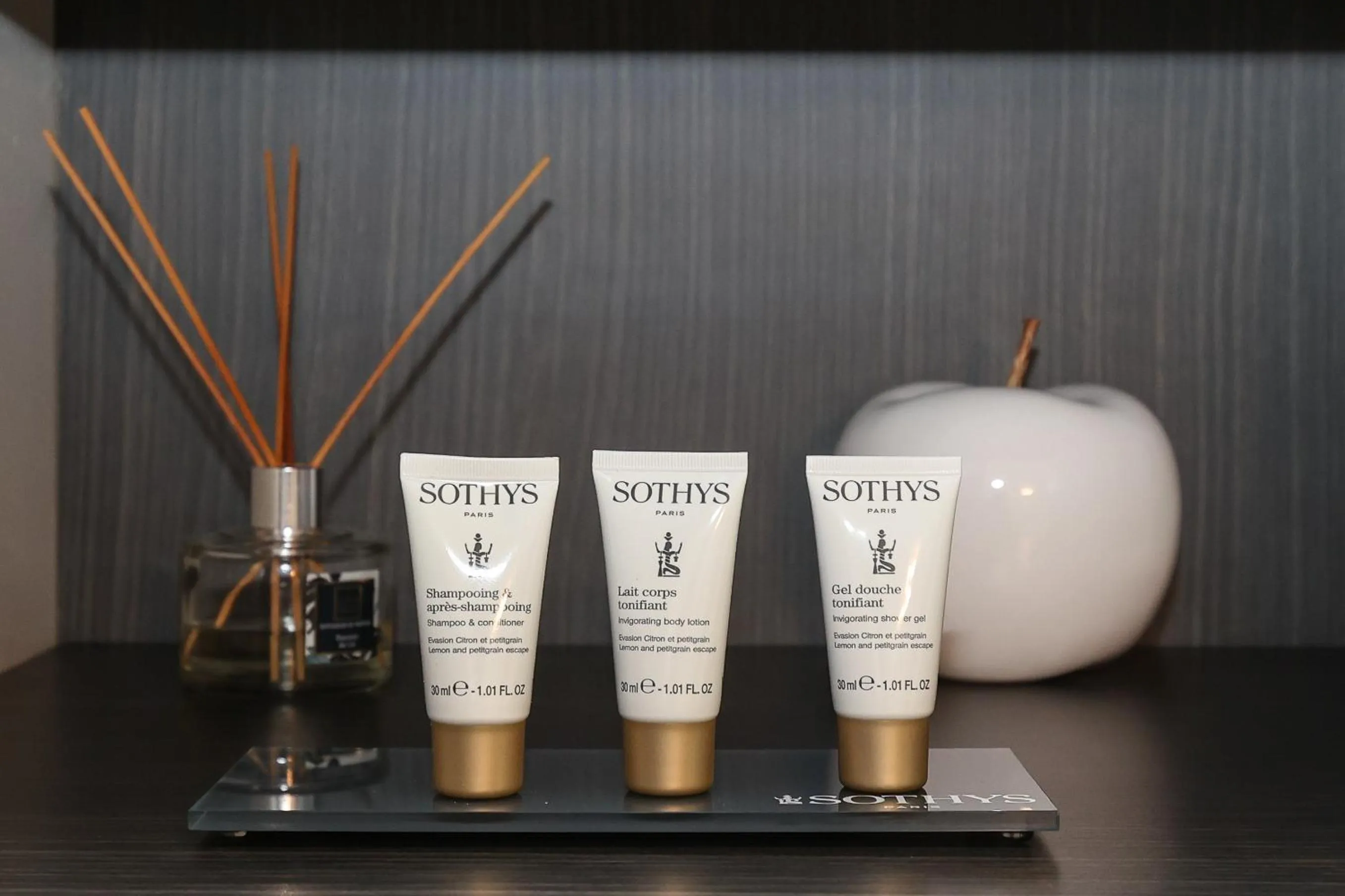 Bathroom in Hôtel Château de Lacan