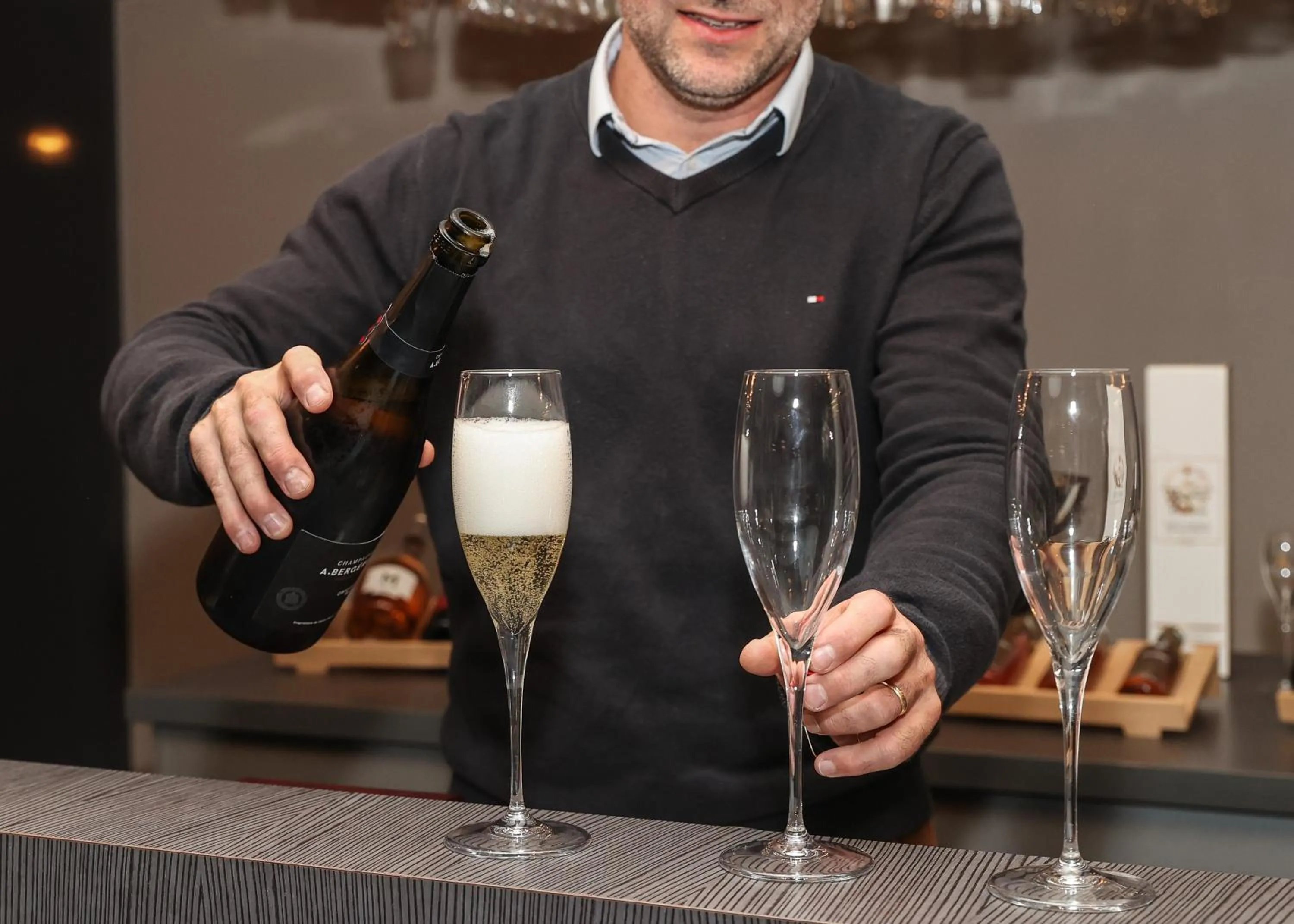 Lounge or bar in Hôtel Château de Lacan