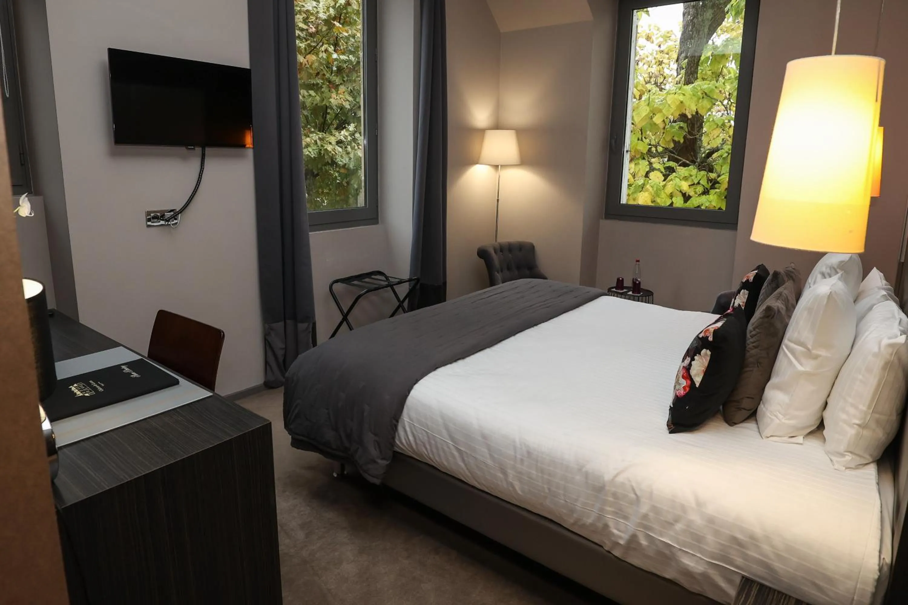 Photo of the whole room, Bed in Hôtel Château de Lacan