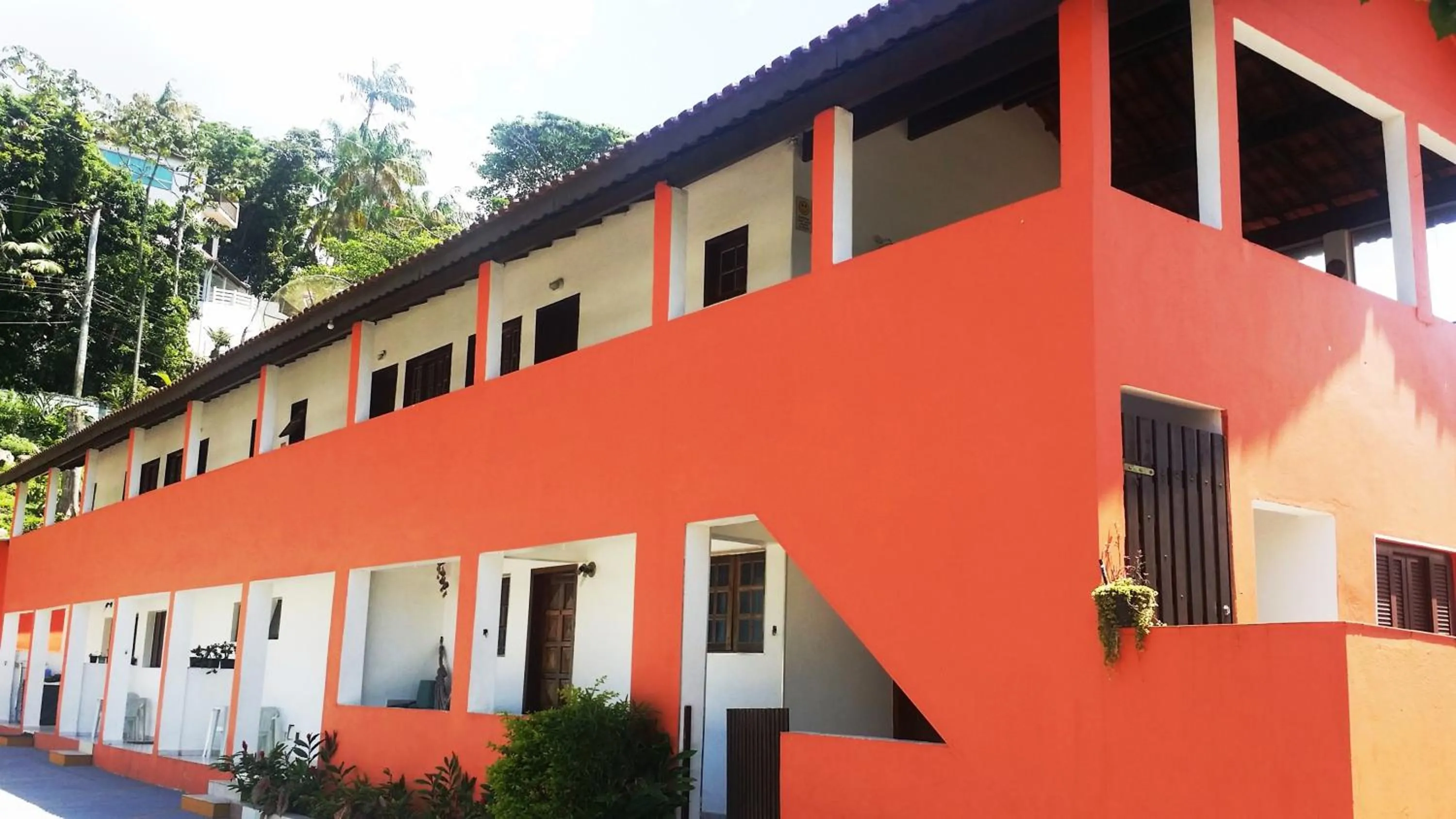 Recanto Casa de Pedrinha - Aptos para temporada e finais de semana