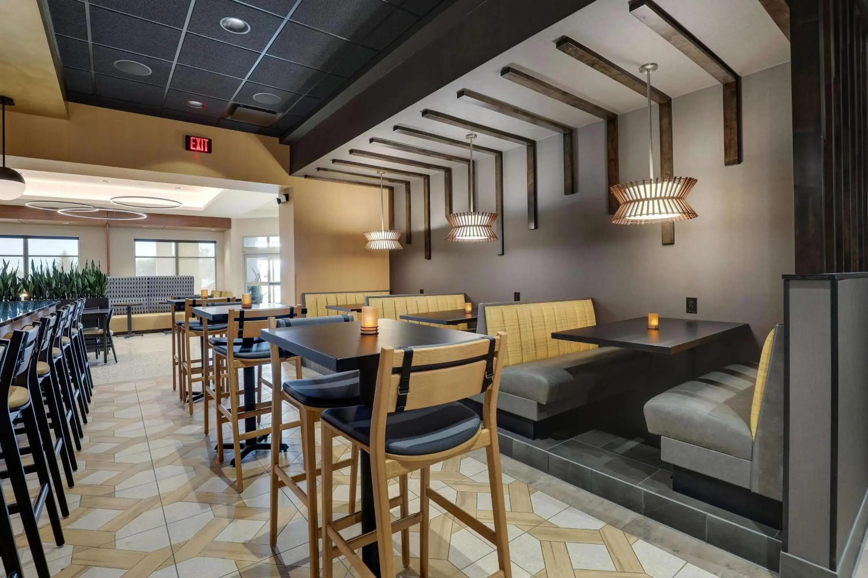 Lounge or bar in Drury Inn & Suites Lafayette IN Lounge or bar in Drury Inn & Suites Lafayette IN